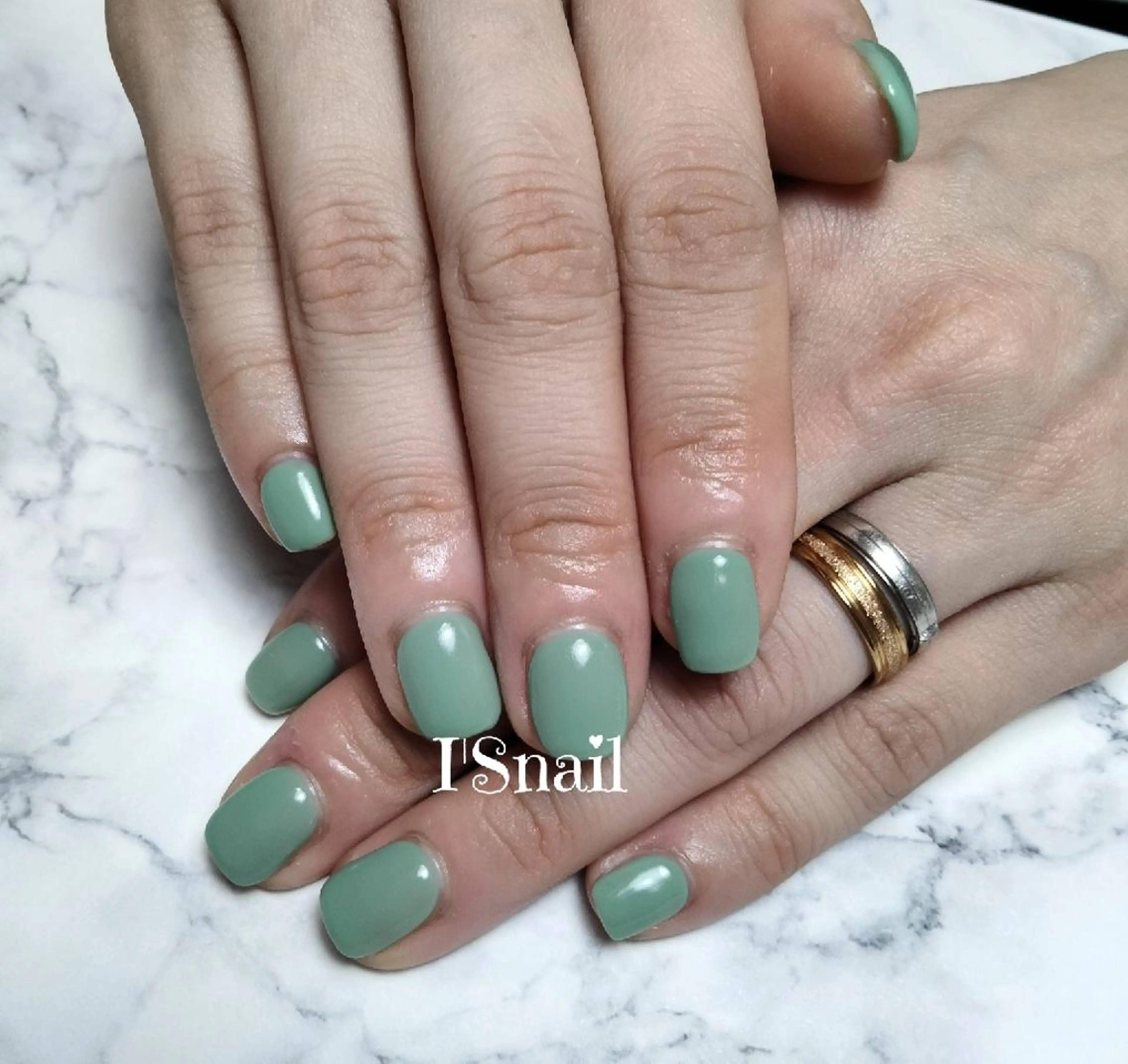 ネイル グリーン ワンカラーネイル ハンドネイル I'S nail 佐野のネイルデザイン