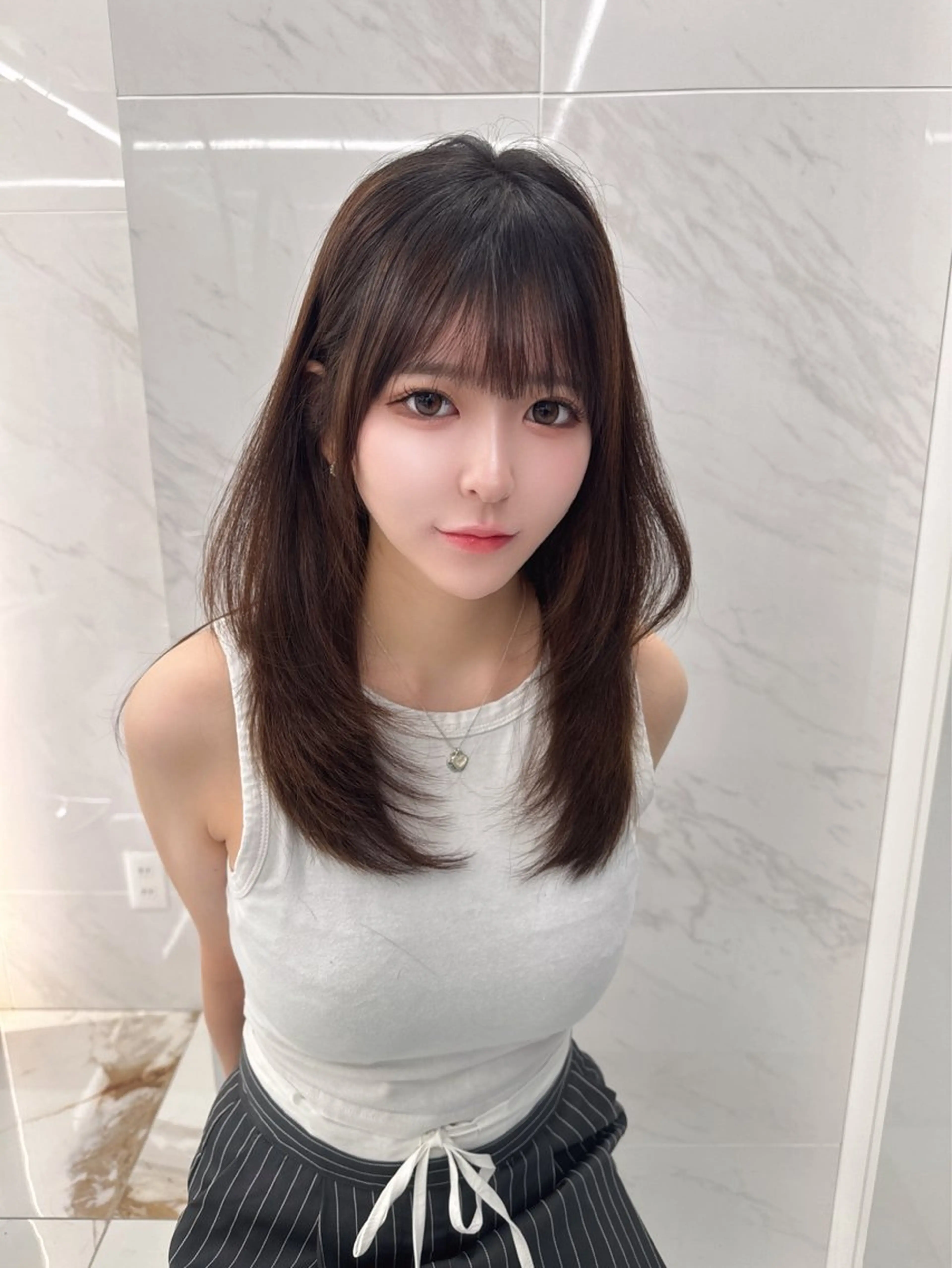 セミロング のり🐼顔まわり/ 韓国/レイヤーカットのヘアスタイル