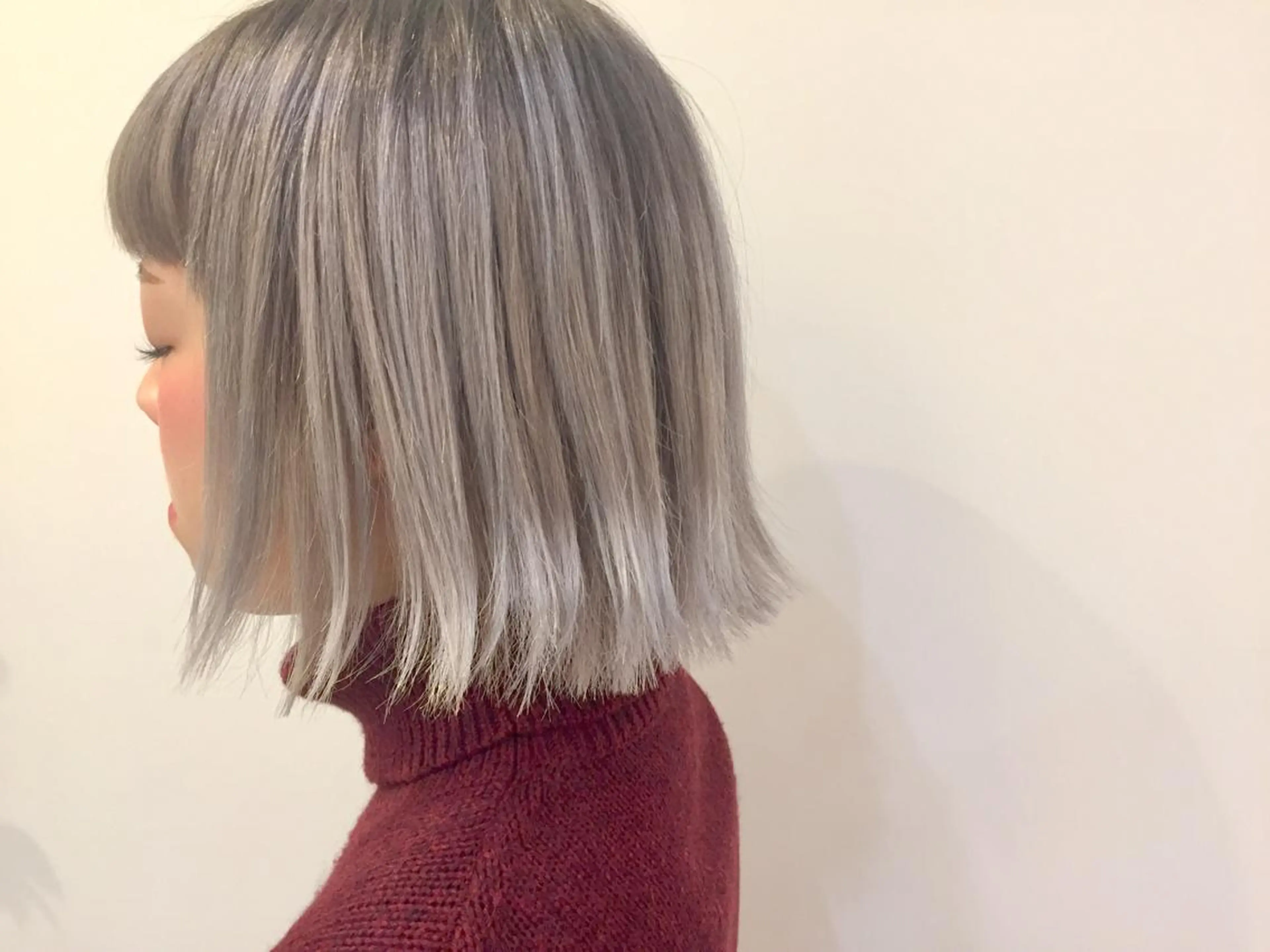 ショート ミディアム カラー アッシュ シルバー シルバーアッシュ lafith hair dope所属・ハイトーン×髪質改善 KENTAのヘアスタイル