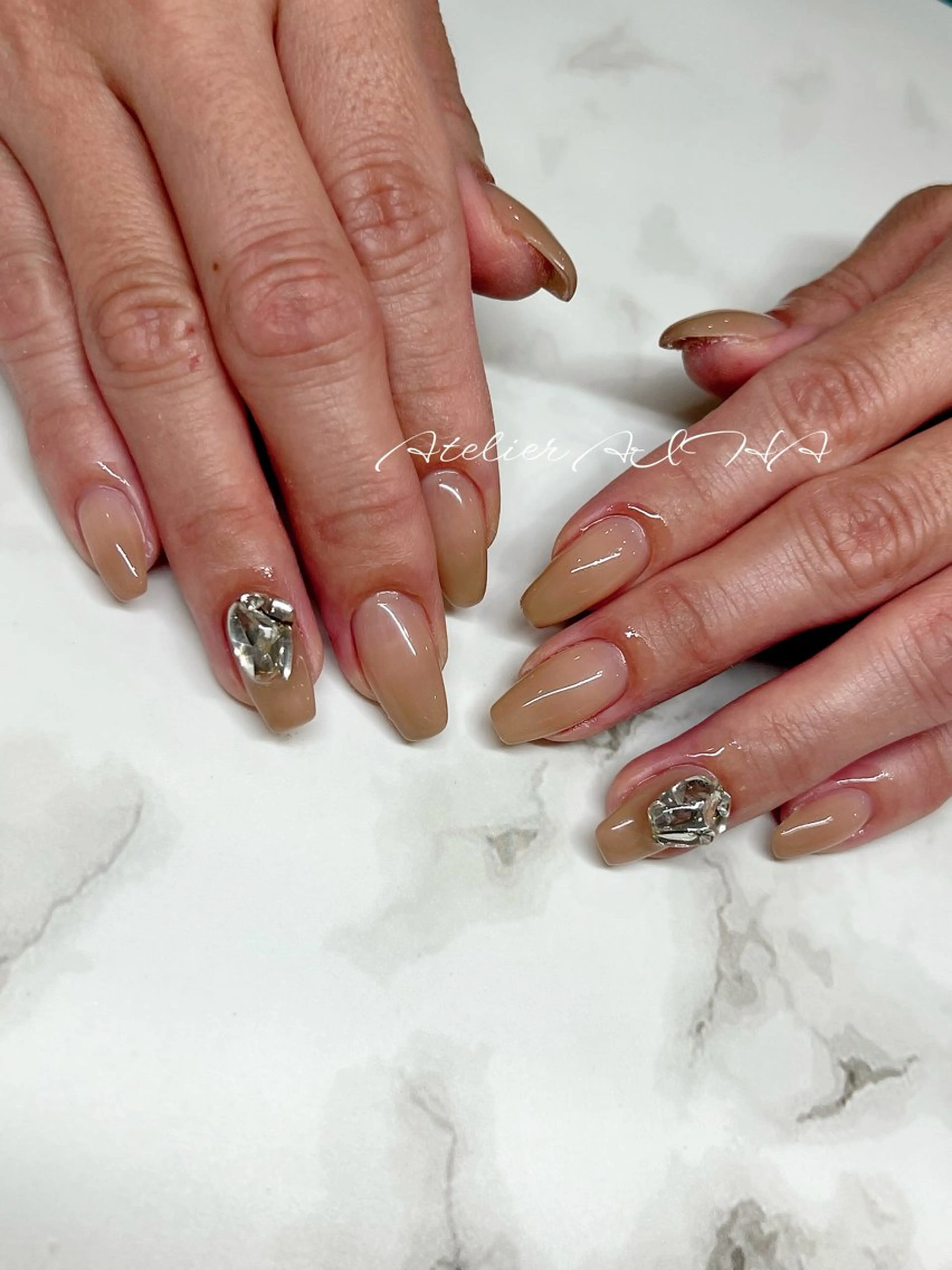 ミディアム アトリエAIHA★ フィルイン推奨サロンのネイルデザイン