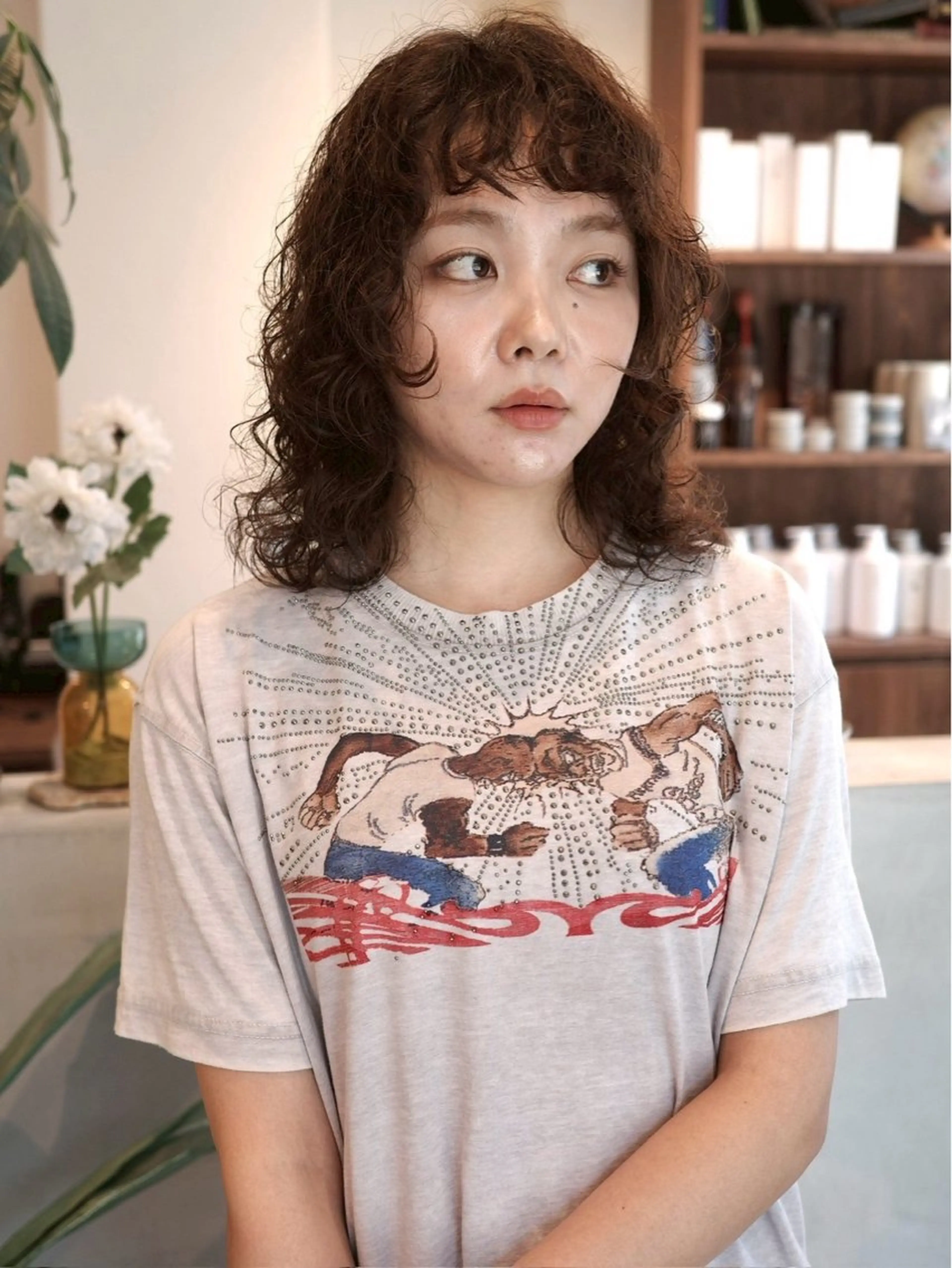 ミディアム パーマ ミディアムパーマ くせ毛 顔まわりレイヤー レイヤーカット マレットヘア カット パーマ トリートメント (h)wim ウィムのヘアスタイル