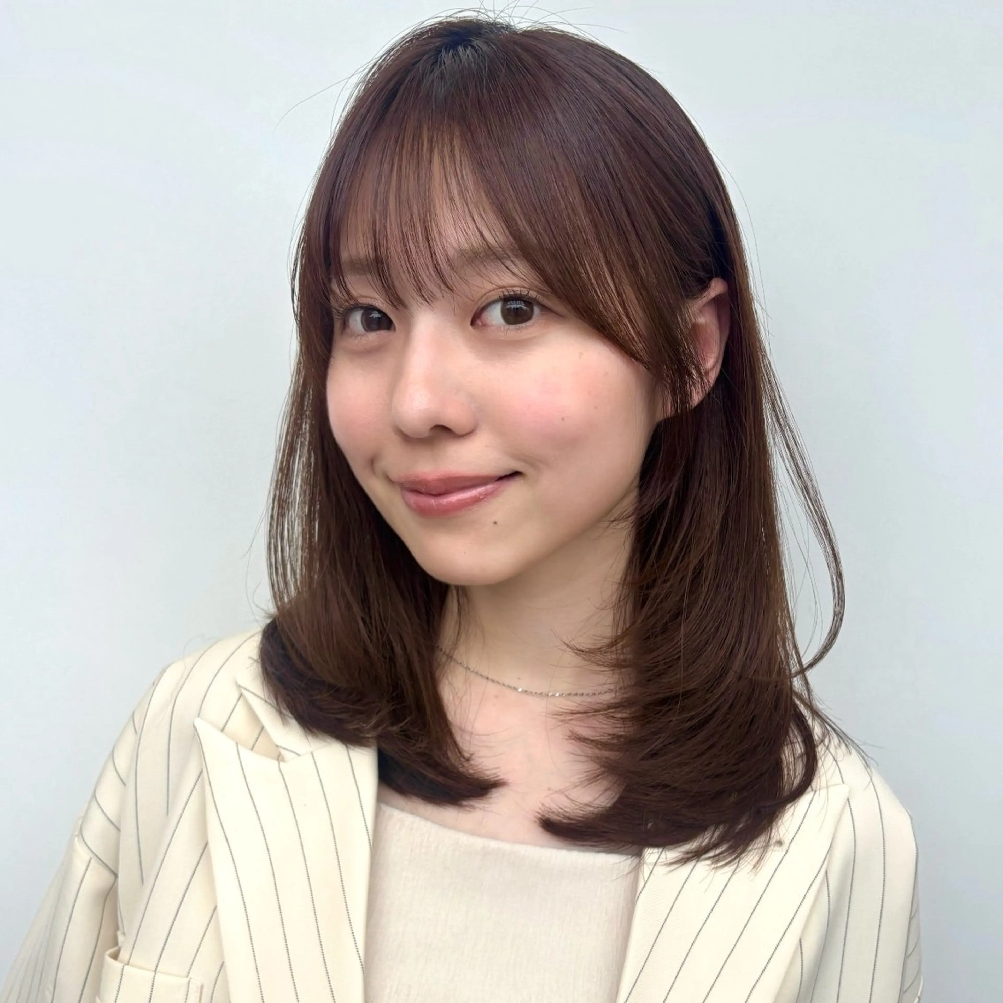 ミディアム カラー ミディアムレイヤー ブラウンカラー レイヤーカット カット ヘアカラー トリートメント 顔まわり🥨レイヤー /透明感/水口舞奈のヘアスタイル