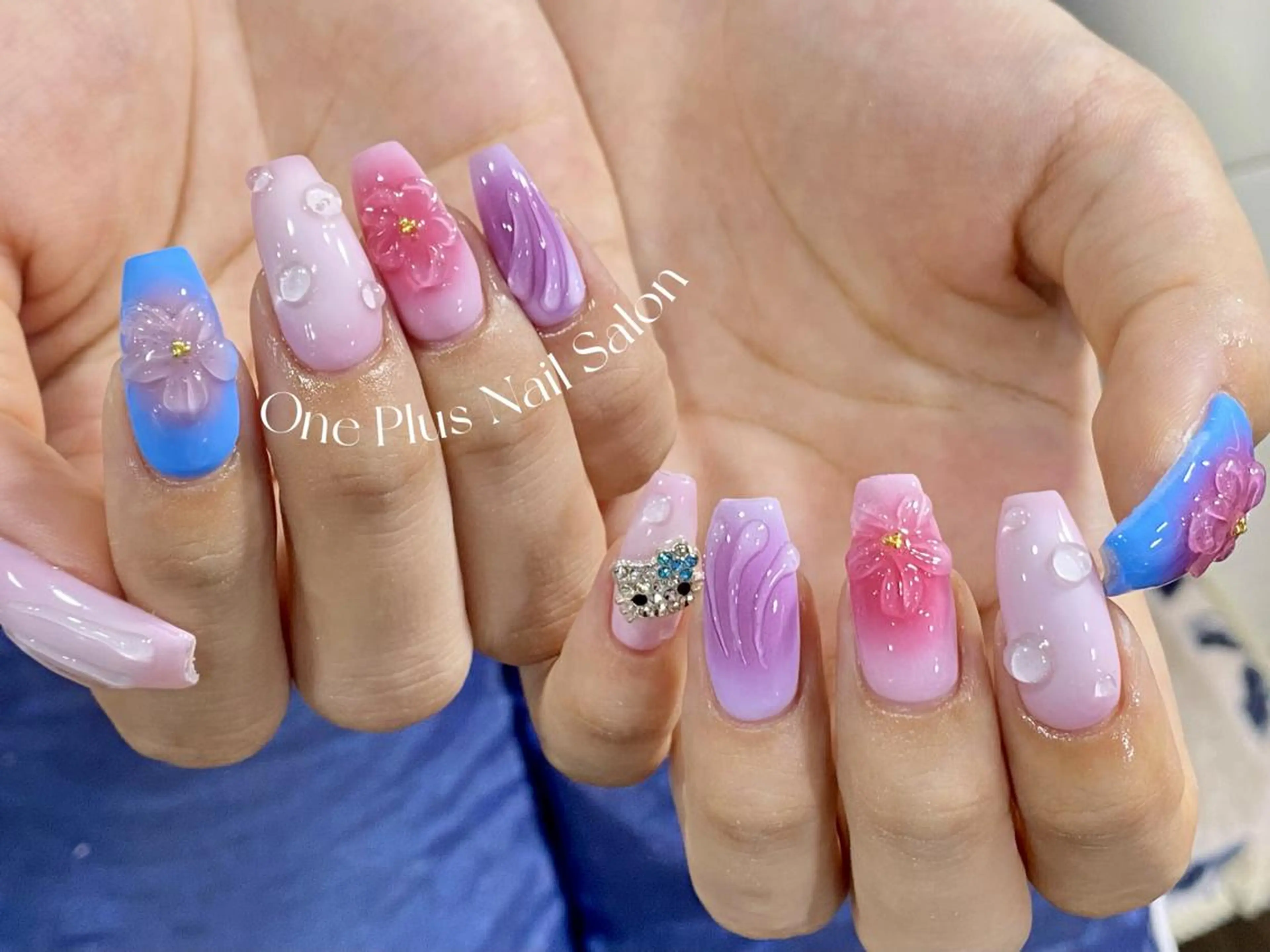 ネイル オーロラネイル 長さ出し フットネイル フレンチネイル ジェルネイル One Plus Nail Salonのネイルデザイン