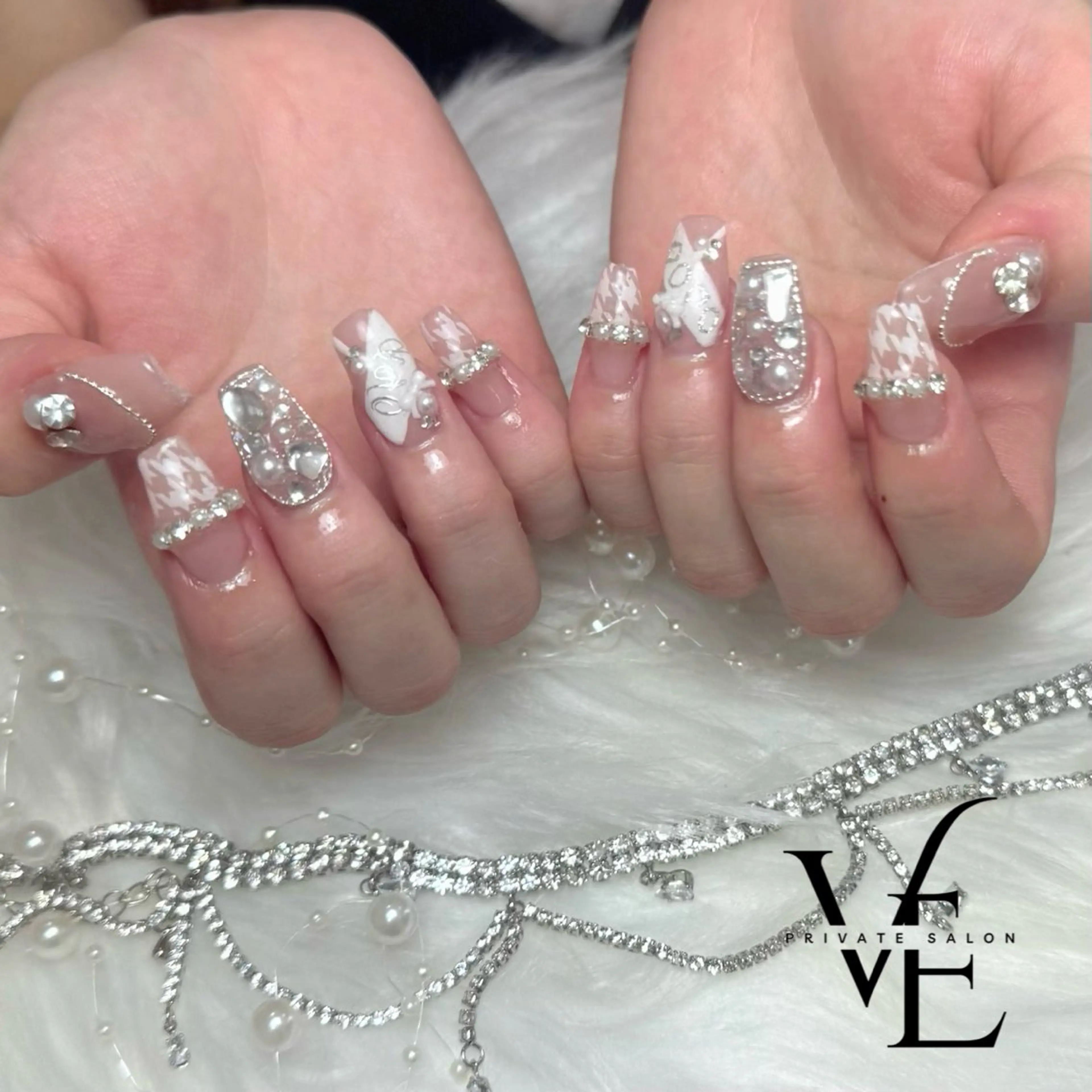 ネイル ハンドネイル ﾈｲﾙｻﾛﾝ Vellのネイルデザイン