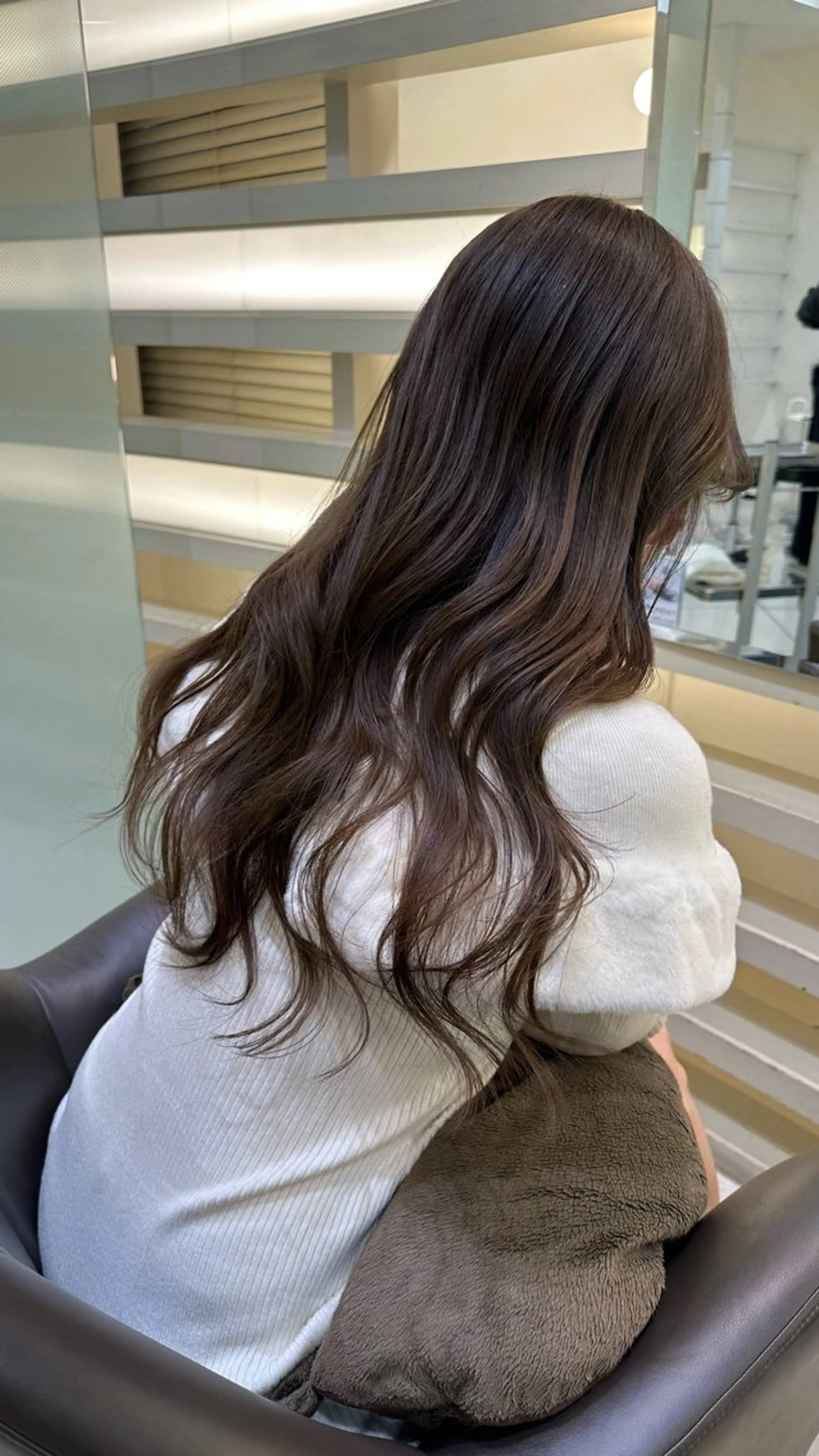 ロング カラー ブラウンカラー ナチュラルブラウン オリーブブラウン 🤍ハイライト/ レイヤー/銀座🤍のヘアスタイル