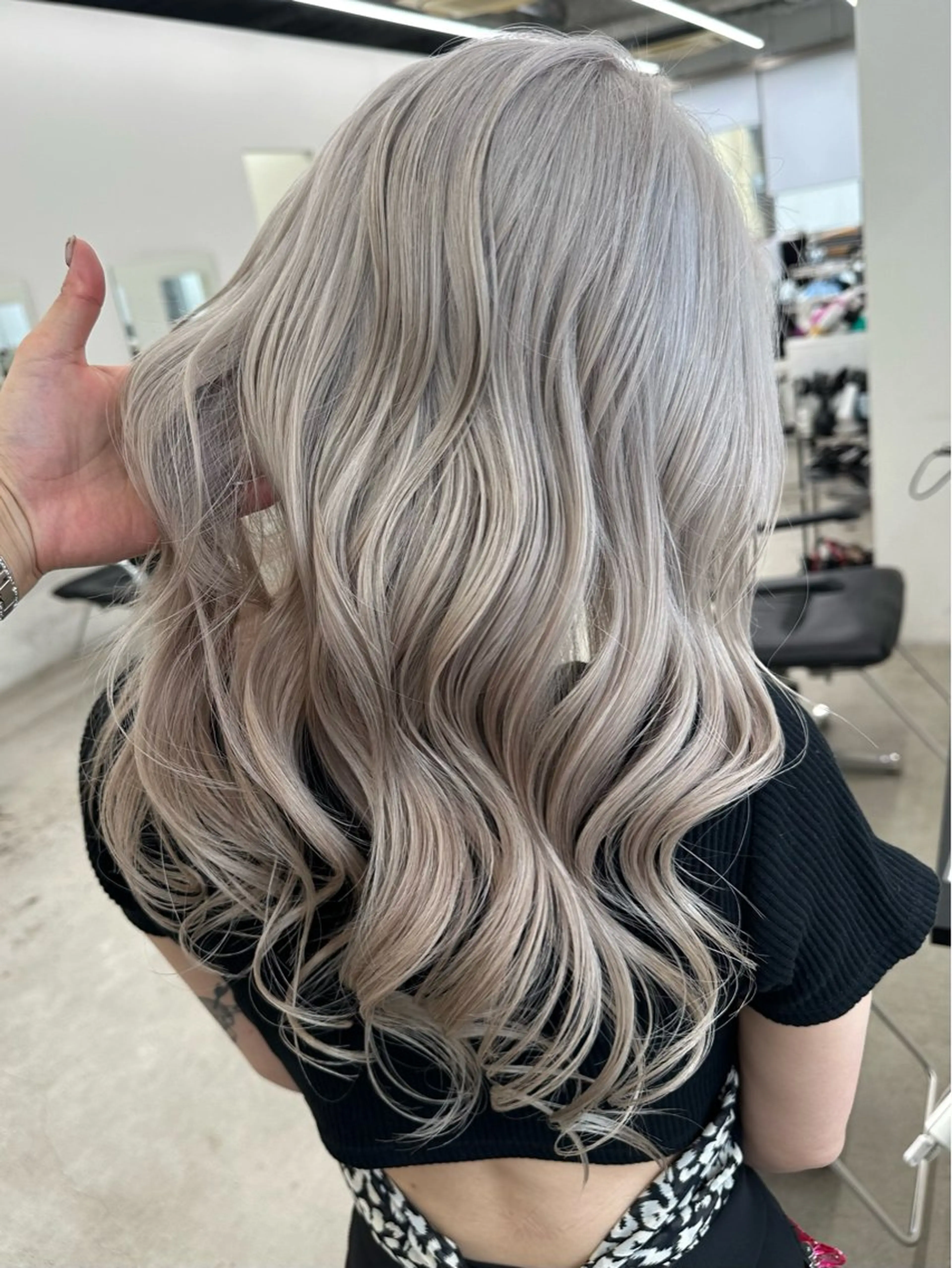 ロング ヘアカラー 原田 瑠月のヘアスタイル