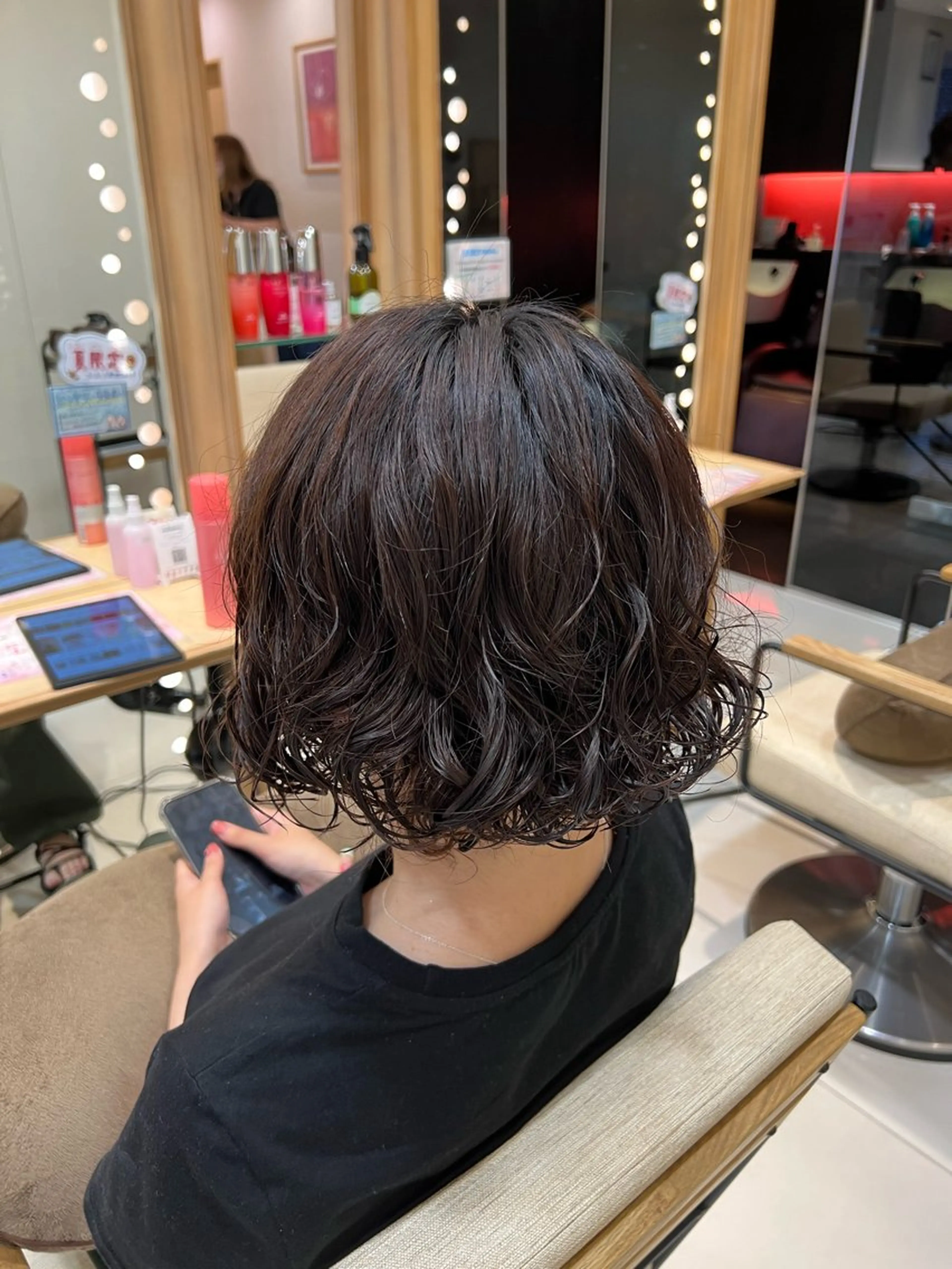 ミディアム パーマ こばりん🌟/ボブ /イヤリングカラーのヘアスタイル