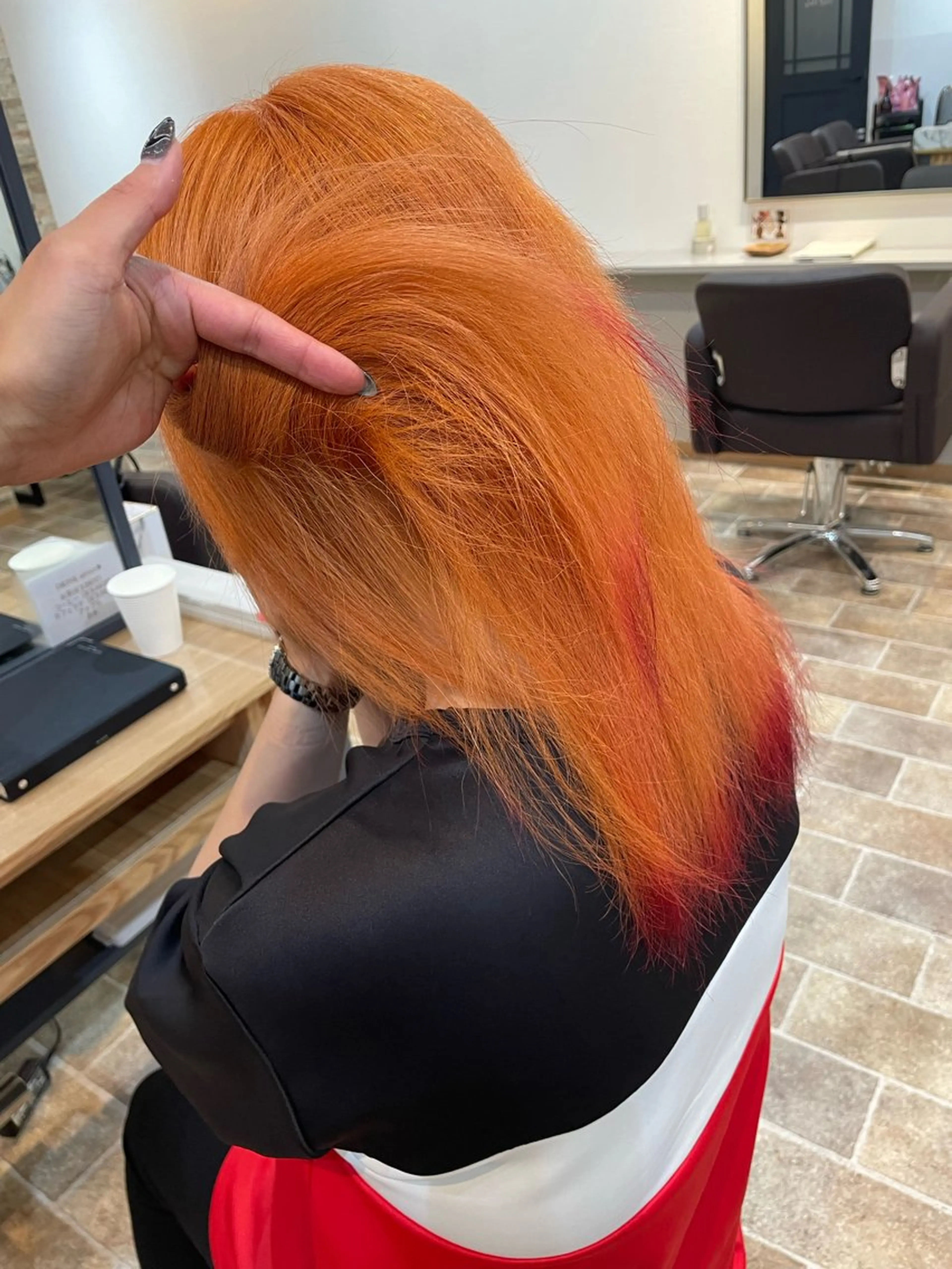 ロング カラー オレンジ カット ヘアカラー YUI/ ブリーチカラー🌷のヘアスタイル