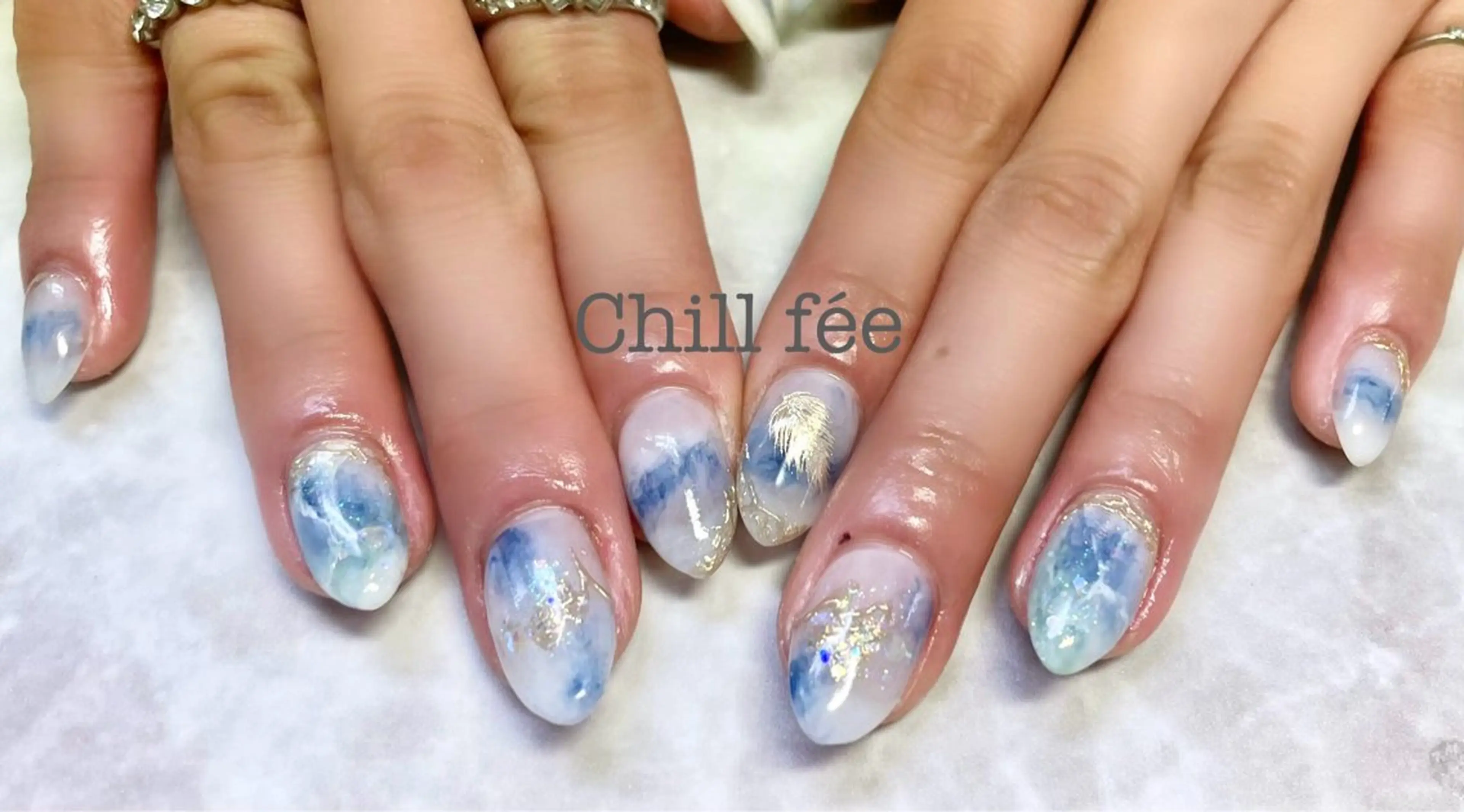 ネイル ブルー ミラーネイル ニュアンスネイル ホワイト ハンドネイル 和歌浦 ちるふぇのネイルデザイン