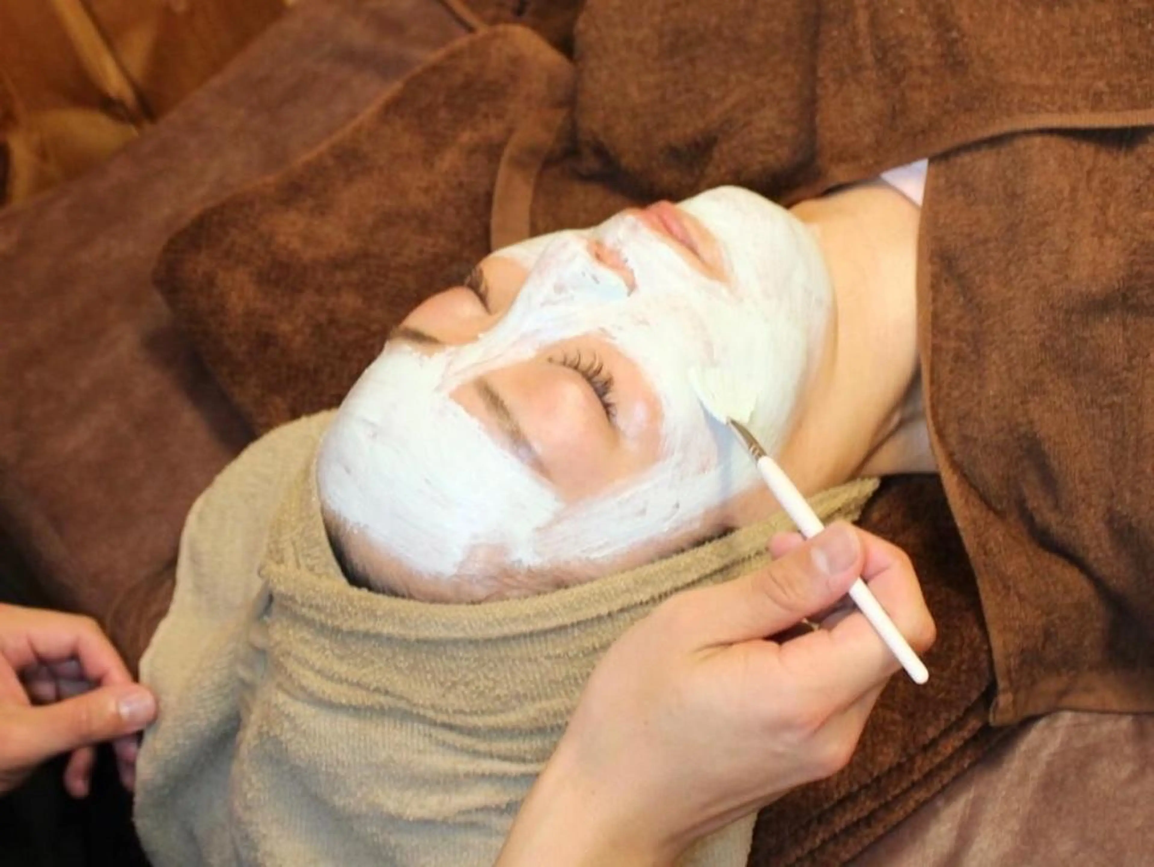 小顔ハーブピーリング 美容鍼/毛穴洗浄のエステ・リラクイメージ