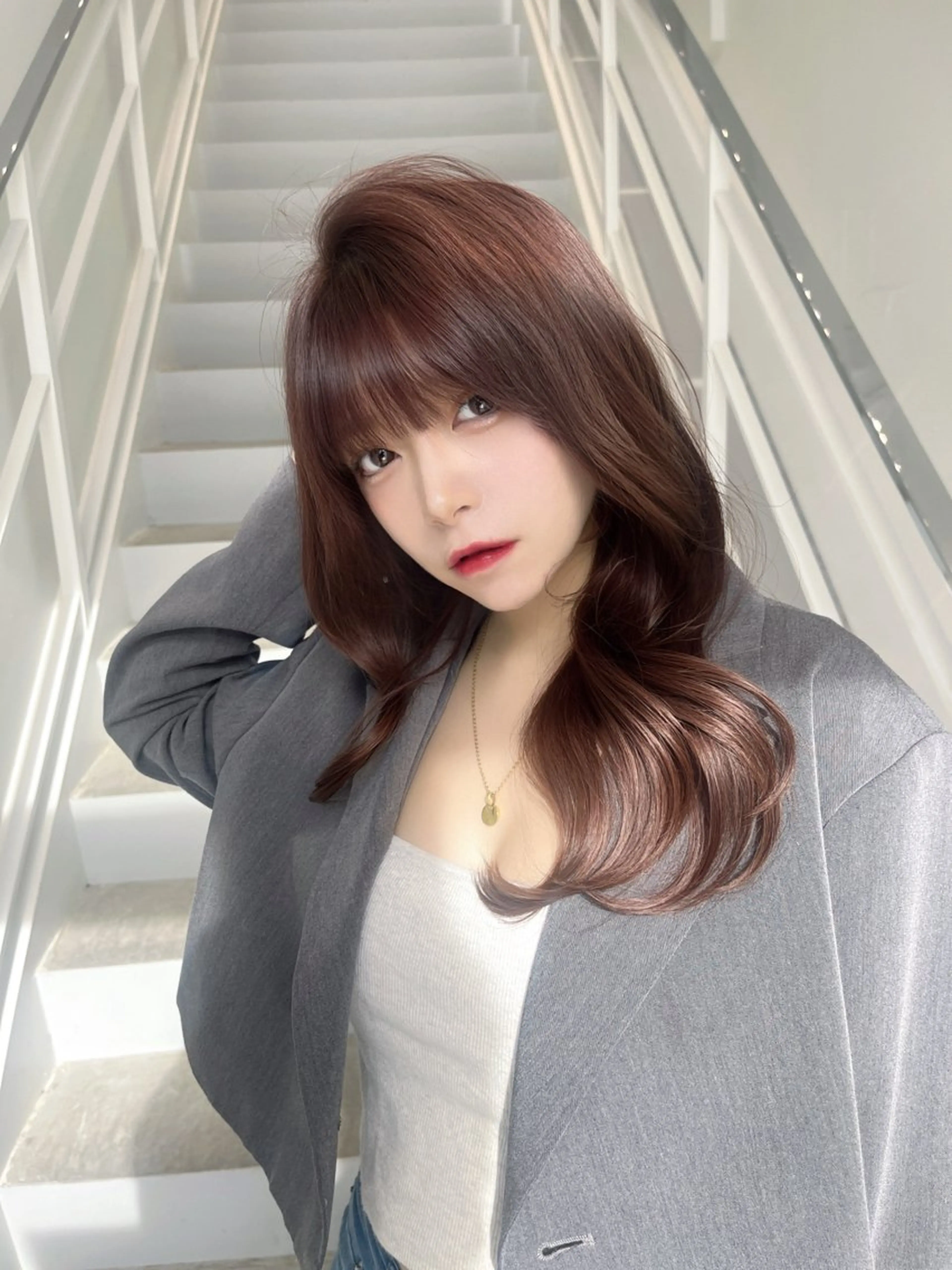 セミロング カラー レイヤー/髪質改善 /透け感カラー/艶髪のヘアスタイル