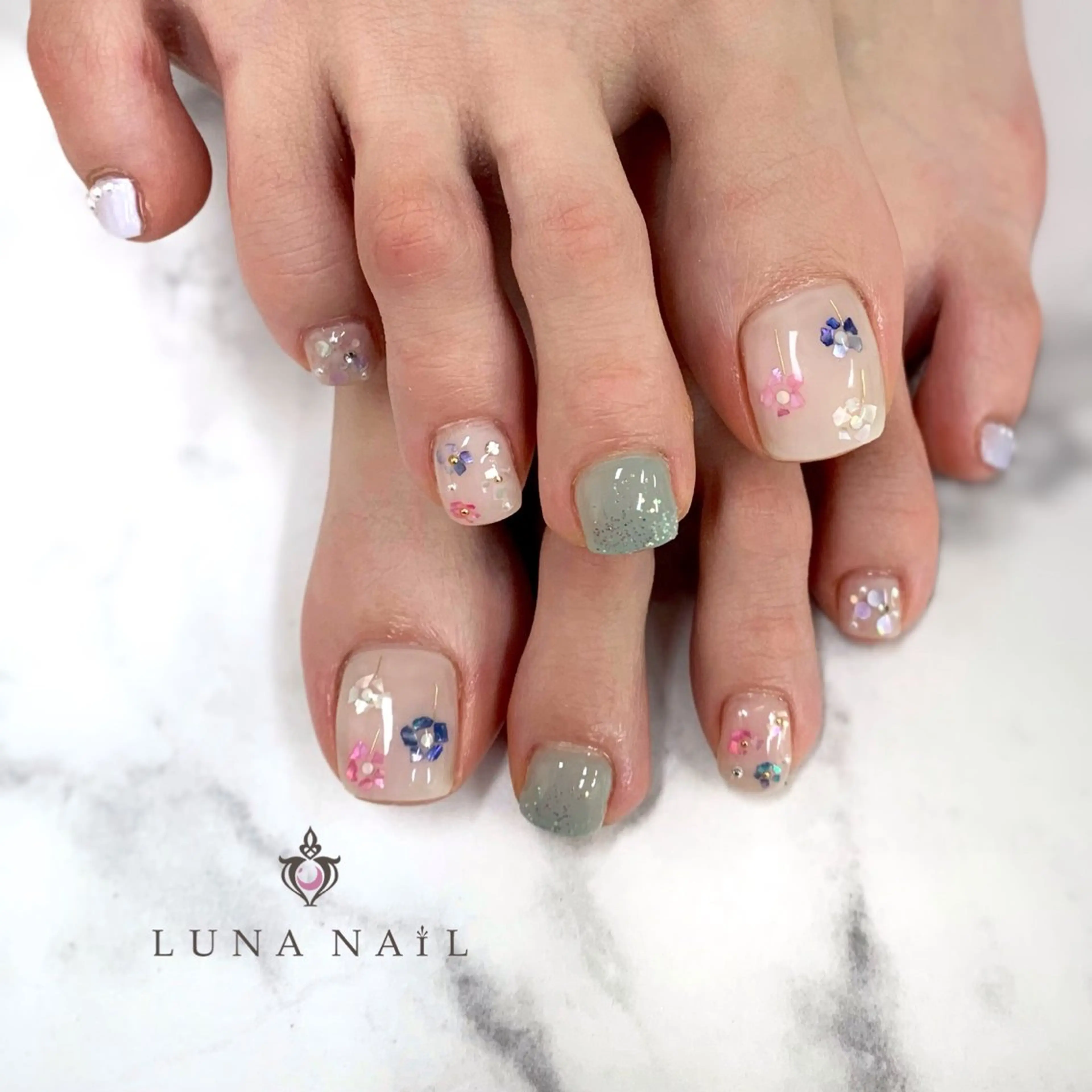 ネイル フットネイル アトリエ　ミモザ所属・いまむら あかりのネイルデザイン