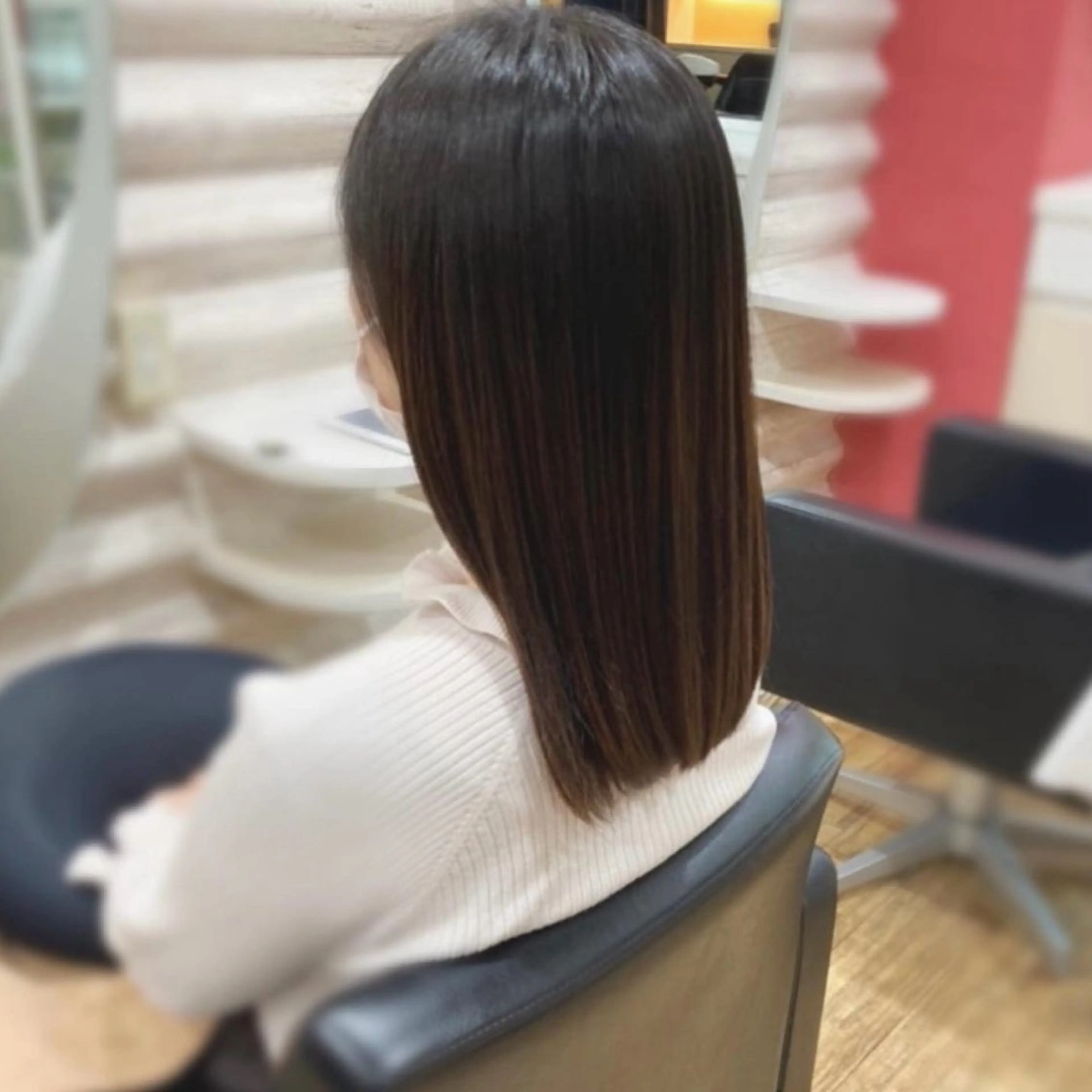 セミロング カラー 髪質改善 トリートメント 艶髪×髪質改善KON |癖毛カット×収まりのヘアスタイル