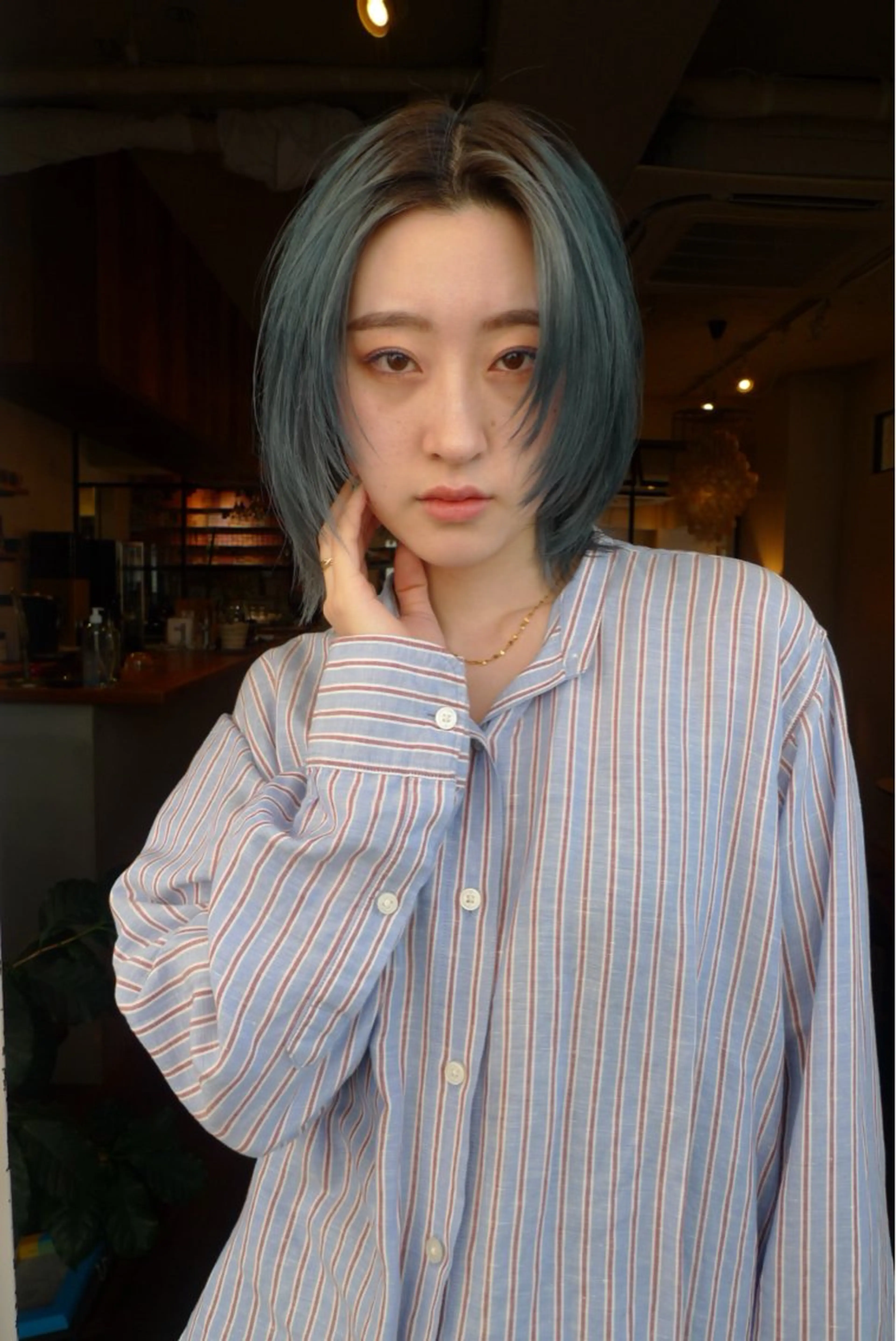 ミディアム カラー ブリーチ ファッションに 溶け込むstyleのヘアスタイル