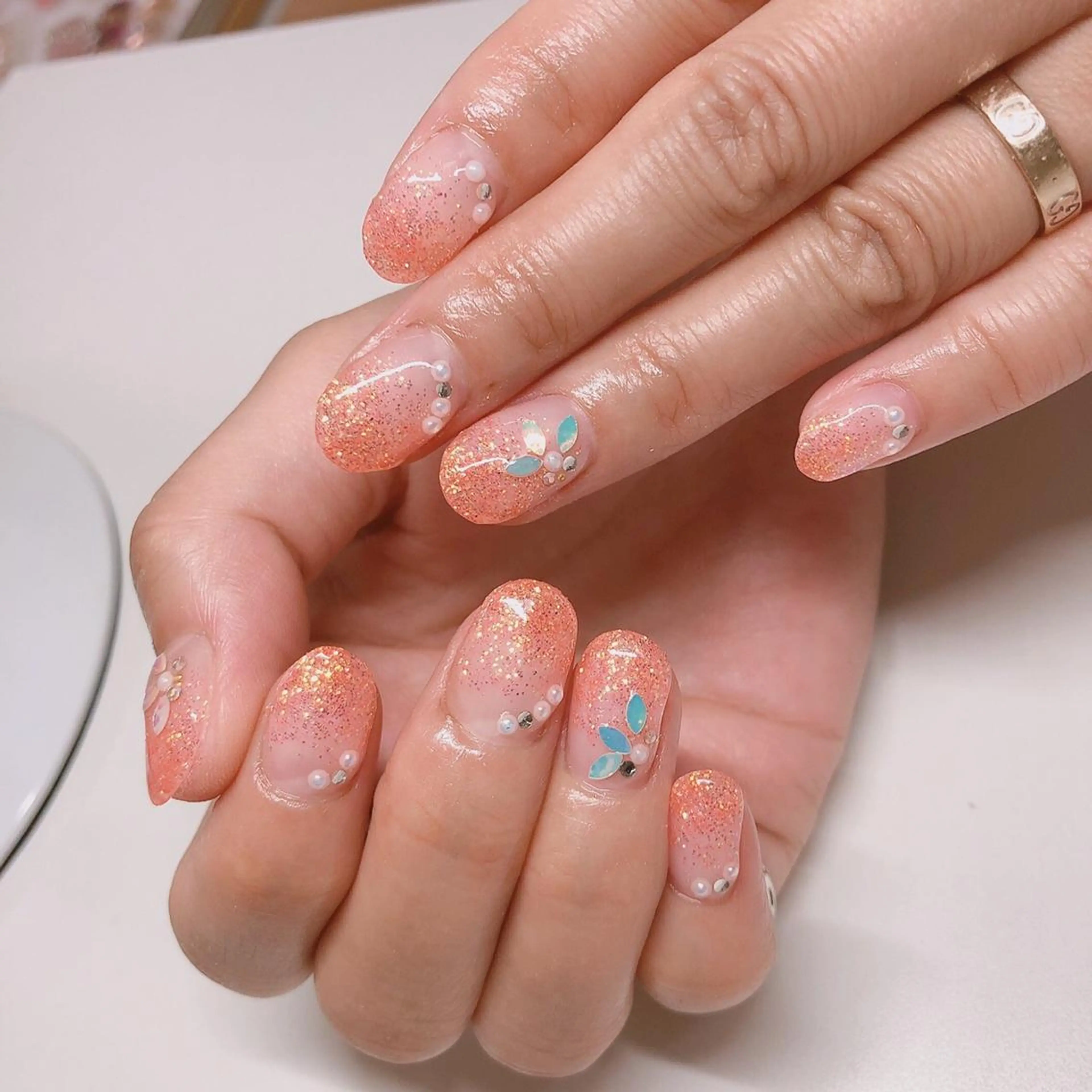 ネイル フットネイル グリーン オフィスネイル ワンカラーネイル 春ネイル Lily Roseスタッフ一同のマツエク・マツパデザイン