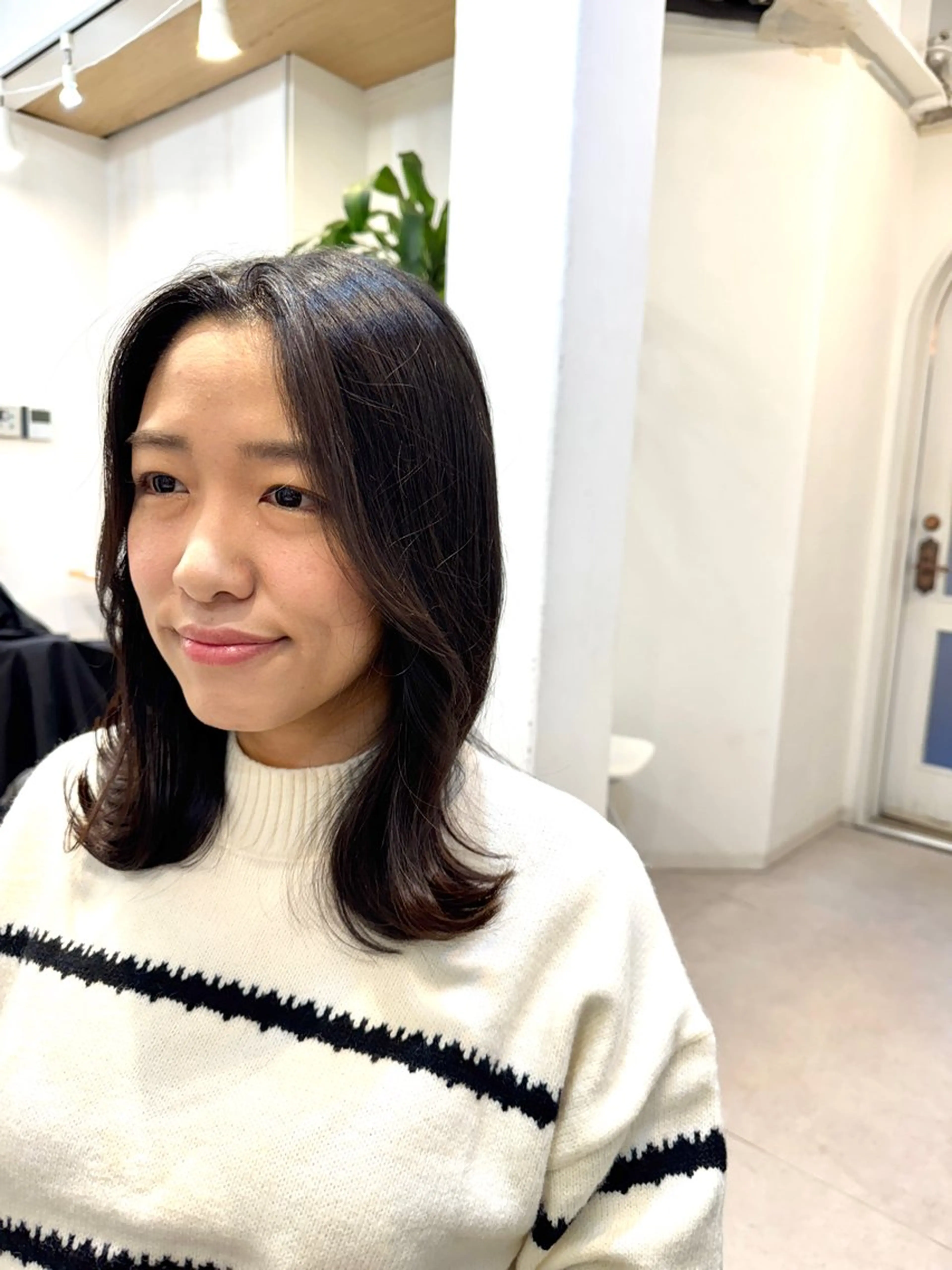 ミディアム くびれヘア カット 似合う髪型が 分からない方へのヘアスタイル