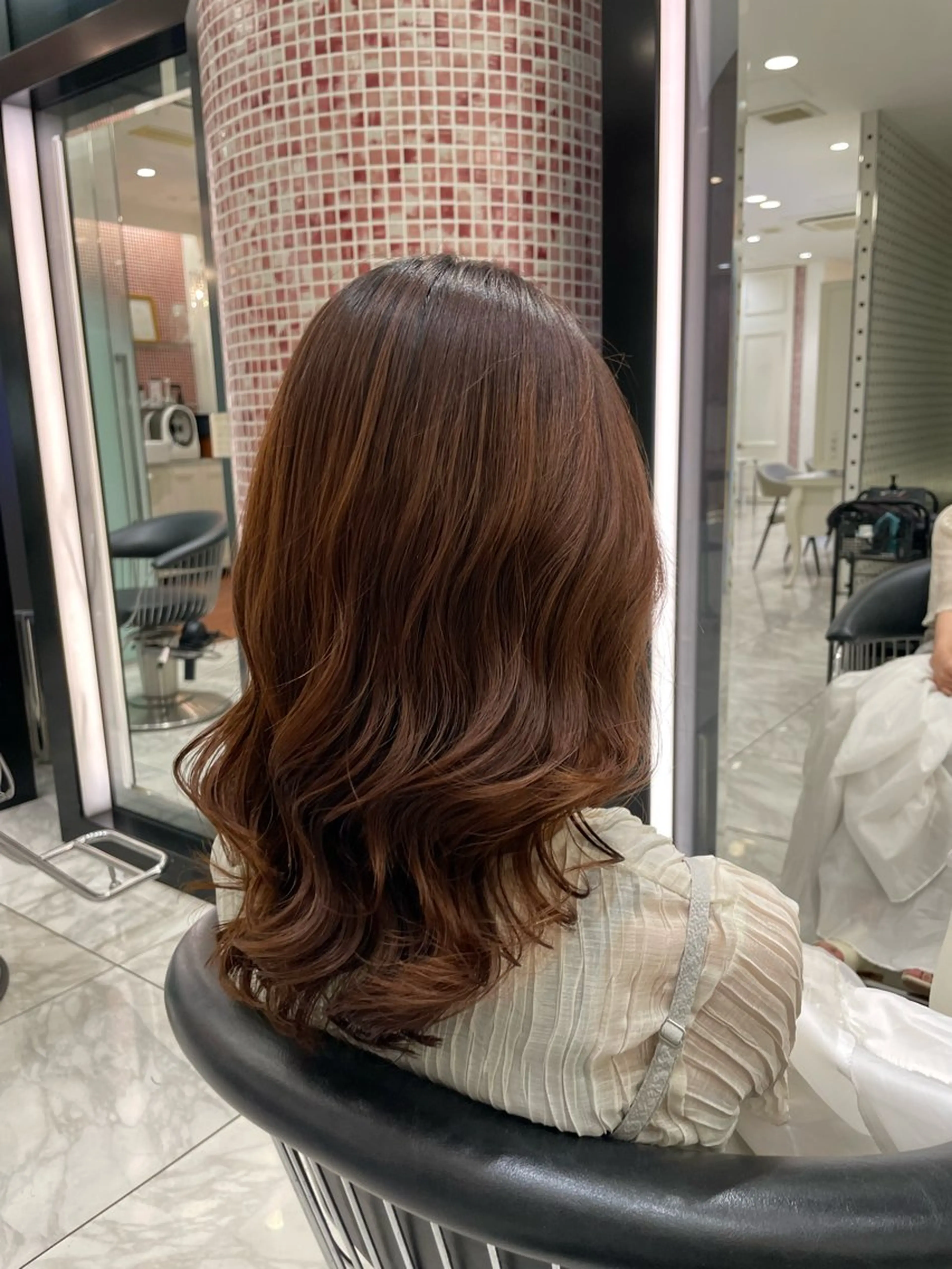 セミロング パーマ セミロングパーマ 韓国風ヘア カット パーマ コテ巻きパーマ 藤野佑成のヘアスタイル