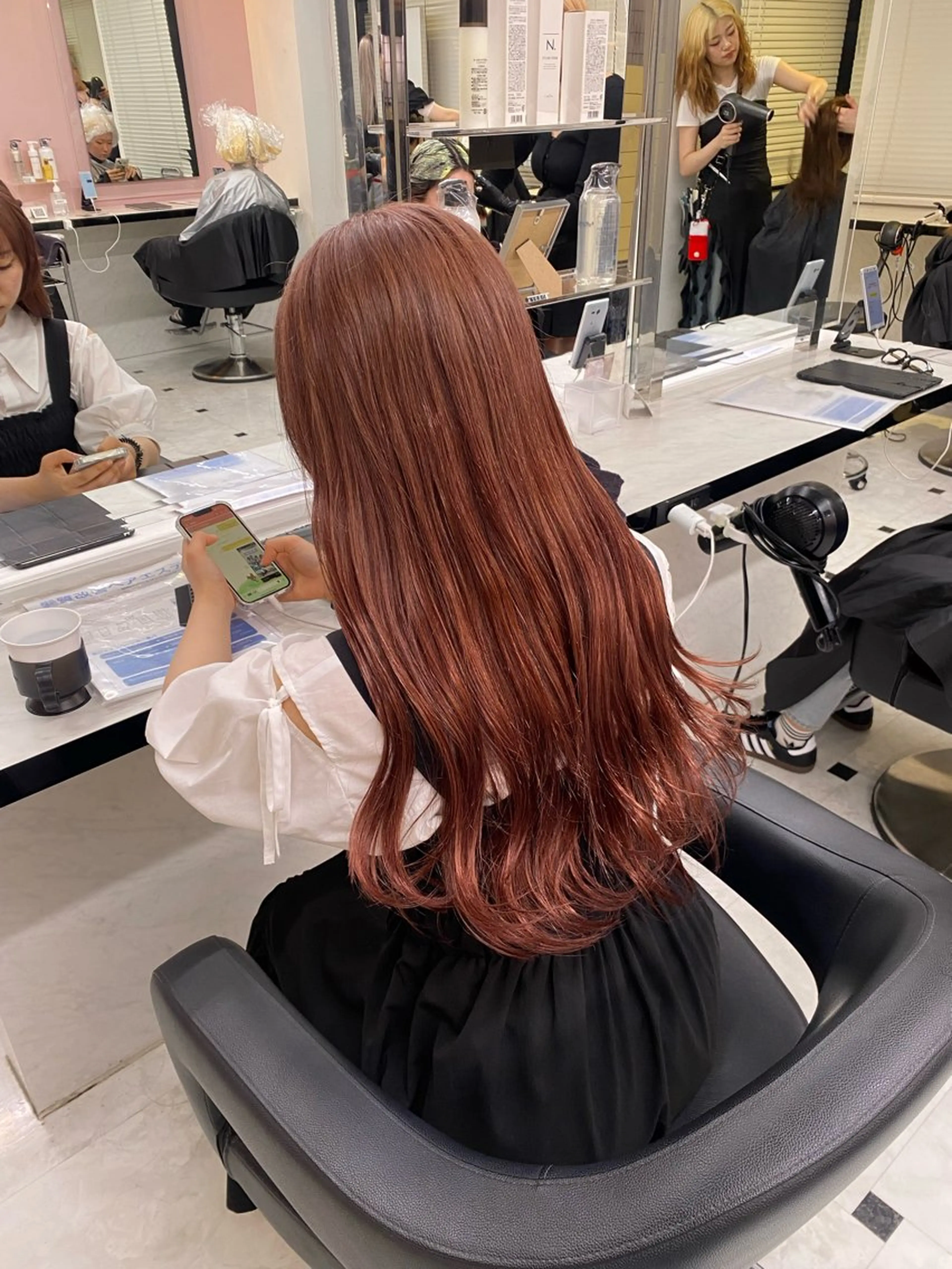 ロング カラー ヘアカラー トリートメント ヘッドスパ ヘアセット 透明感ベージュカラー 🪞上野🪞AIのヘアスタイル