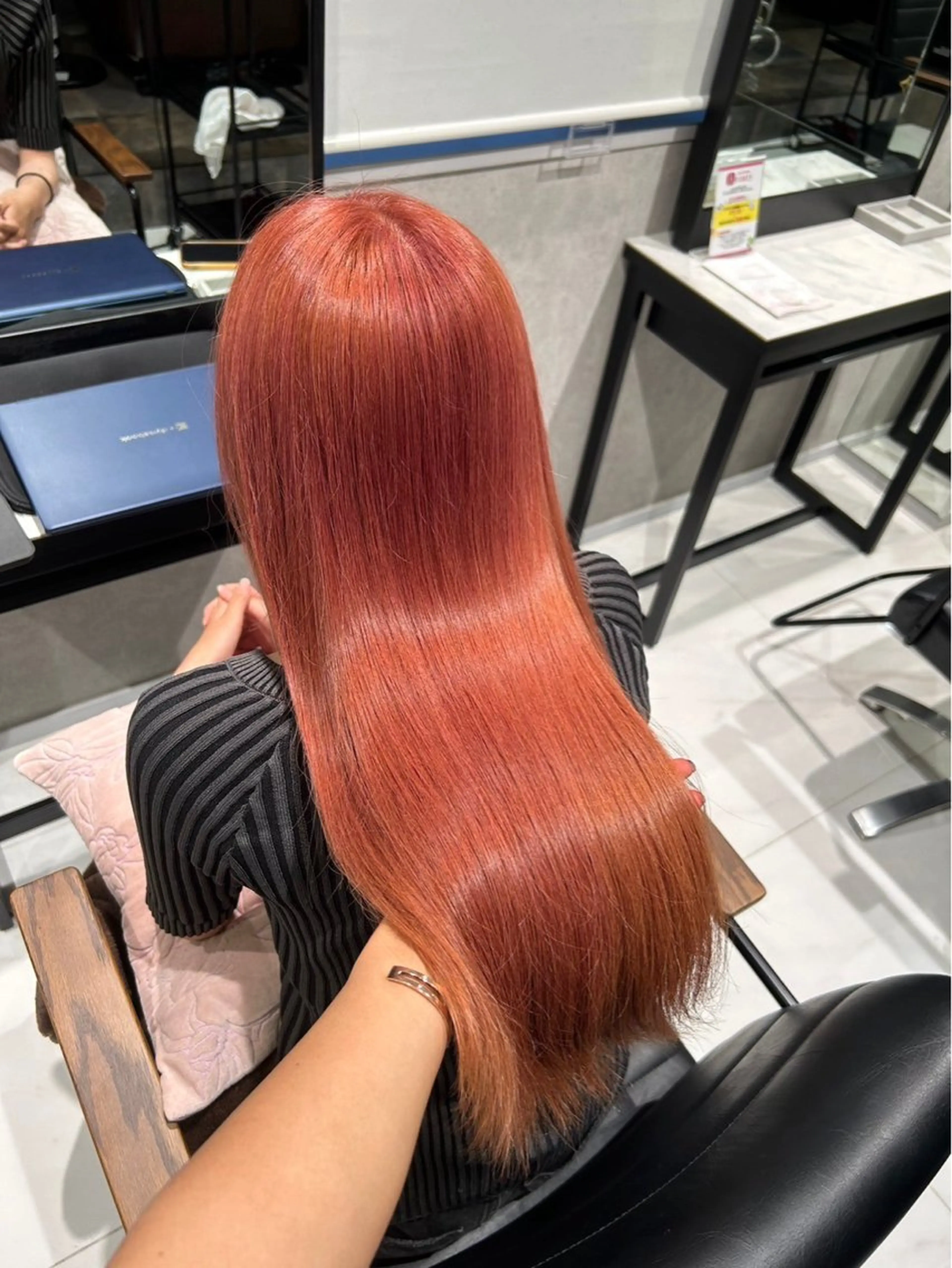 ロング ヘアカラー 艶ブラウン/赤み消し /盛れる顔周りのヘアスタイル