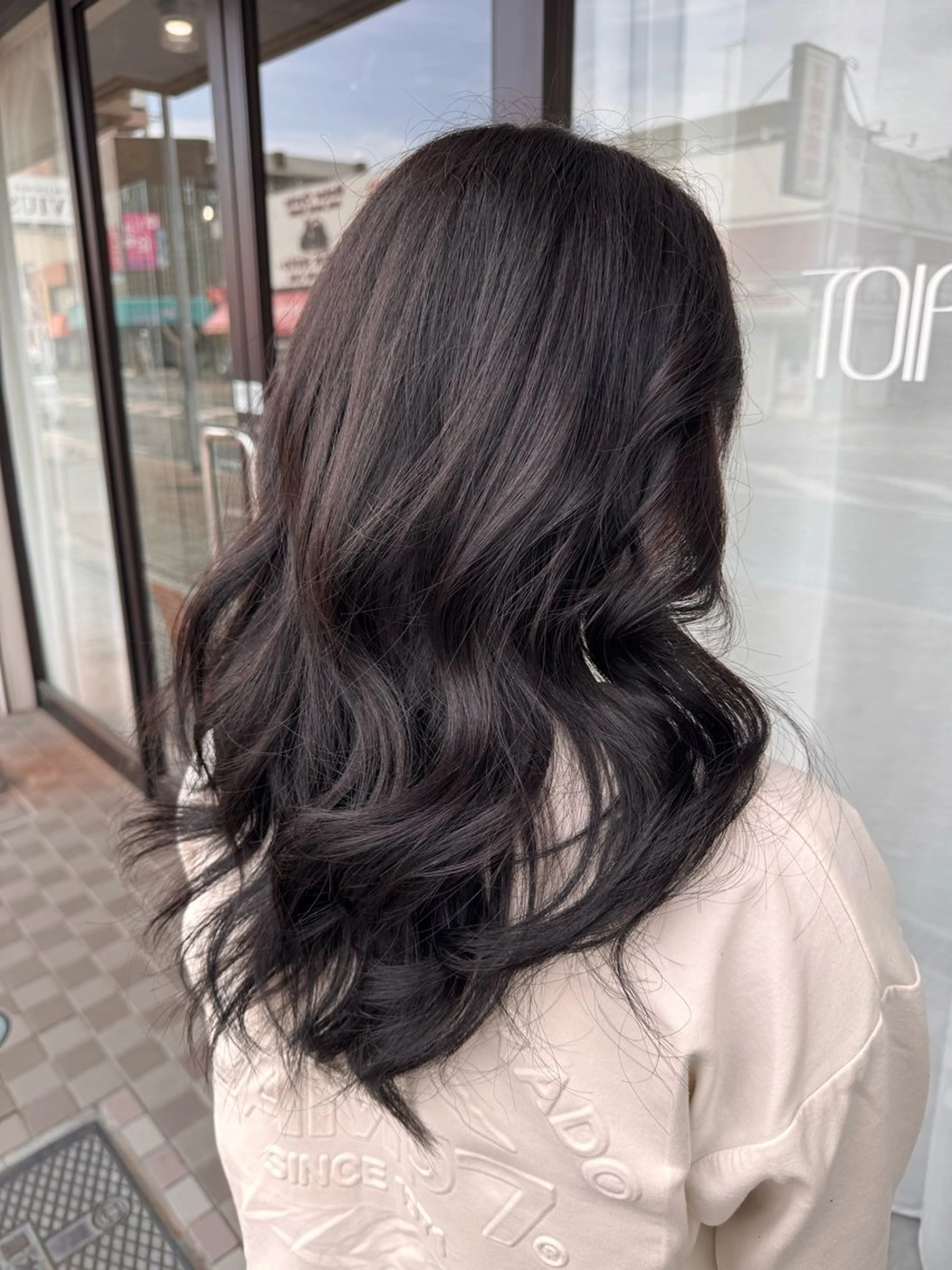 ロング カラー ブラウンカラー ナチュラルブラウン ヘアカラー トリートメント TOIRO ARISAのヘアスタイル