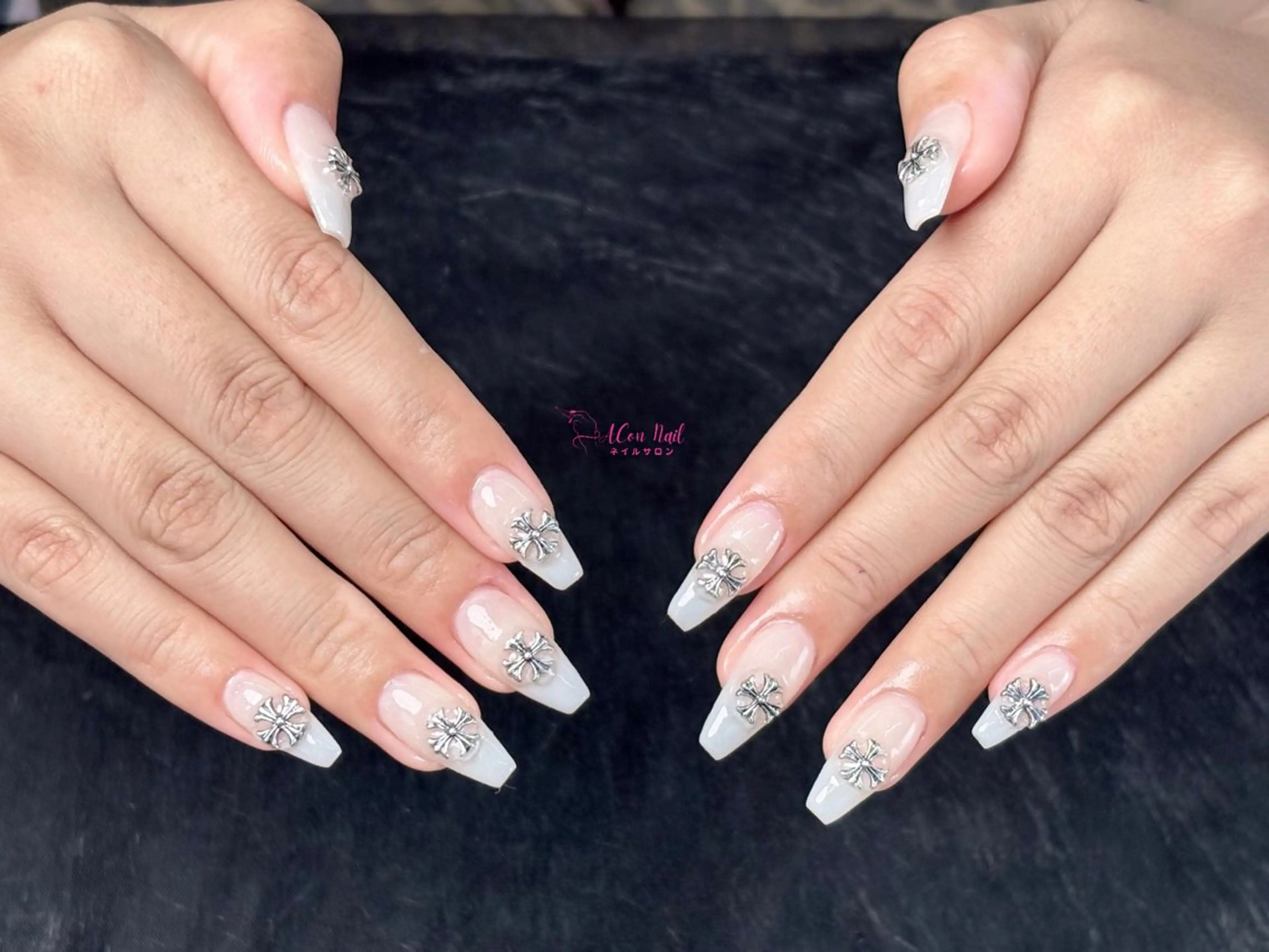 ネイル 桜ネイル 長さ出し フラワーネイル フレンチネイル ジェルネイル ハンドネイル ACon NailSalonのネイルデザイン