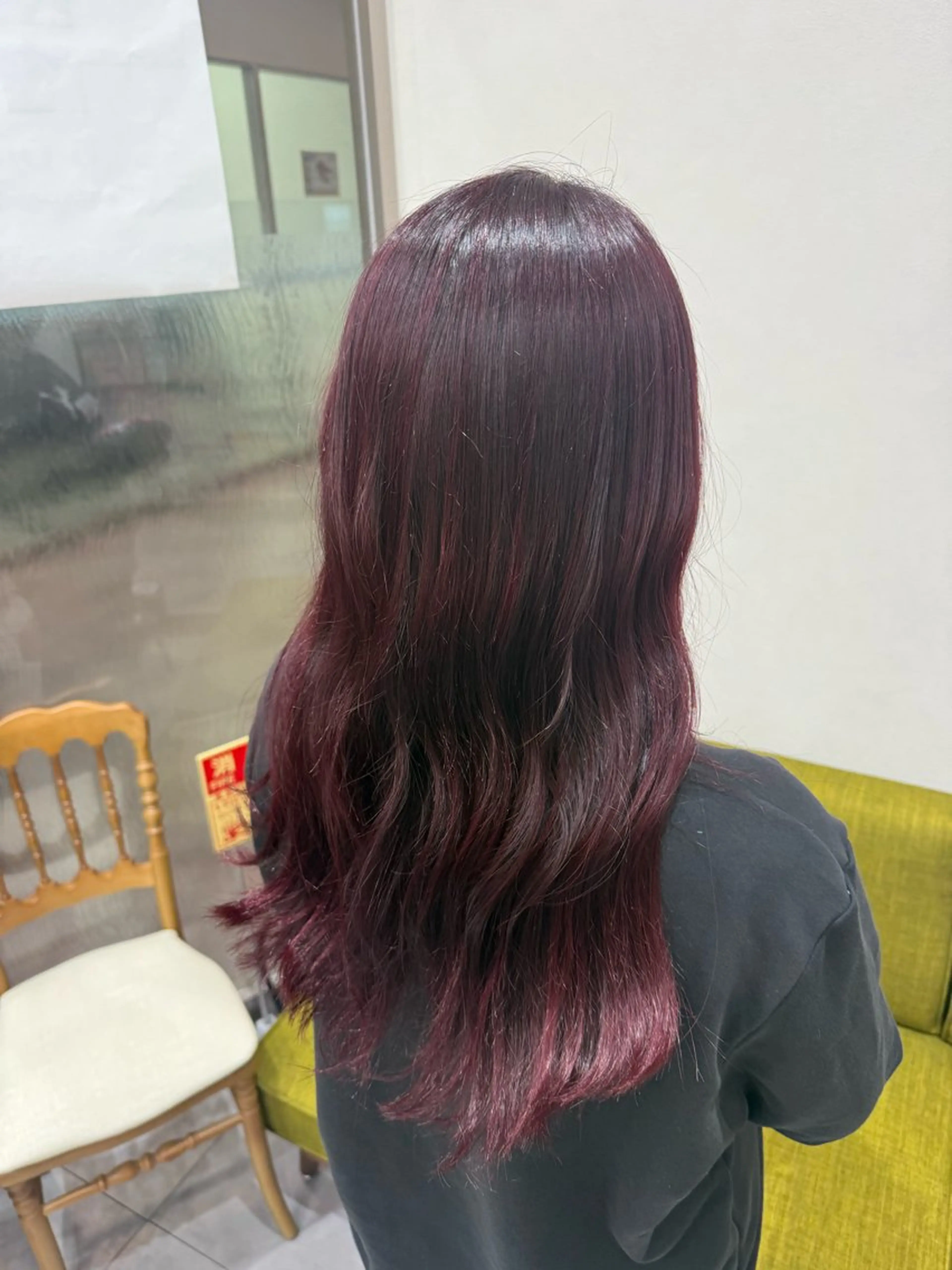 セミロング カラー カシス ピンクカラー ヘアカラー 中林 優太のヘアスタイル