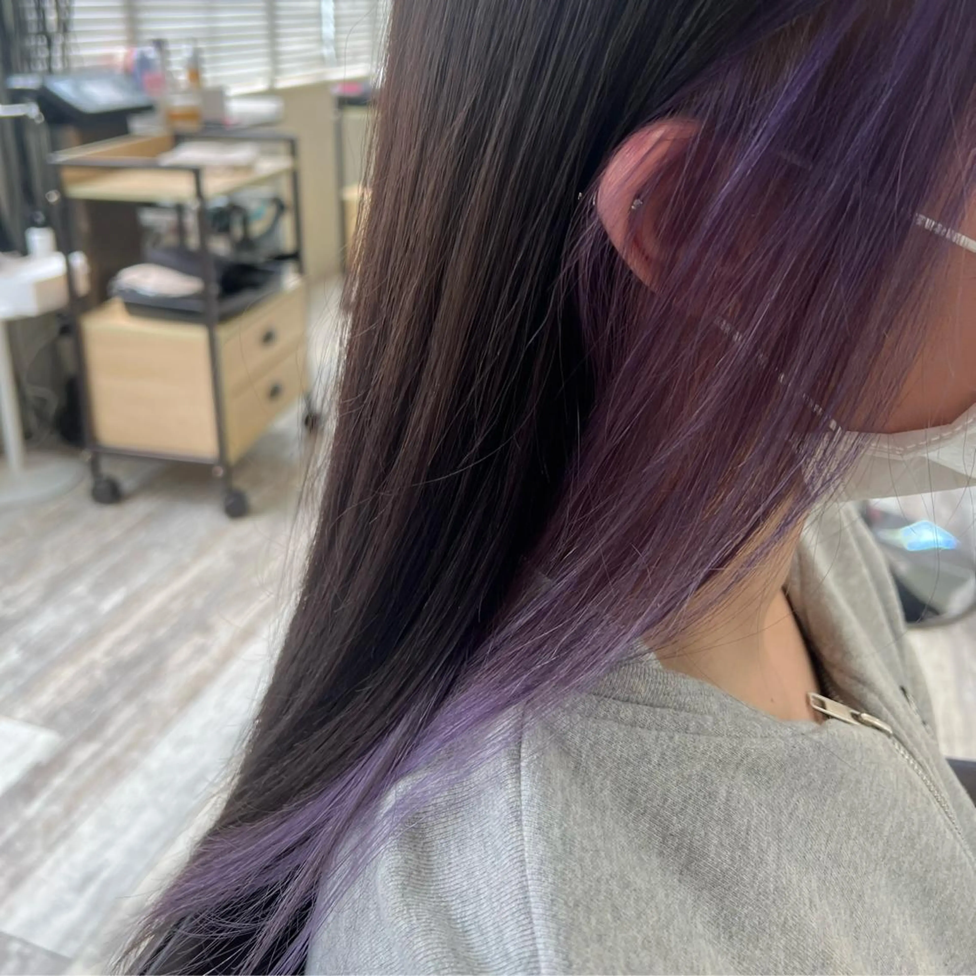 ロング パープルカラー 鈴木遥幾 艶髪特化美容師のヘアスタイル