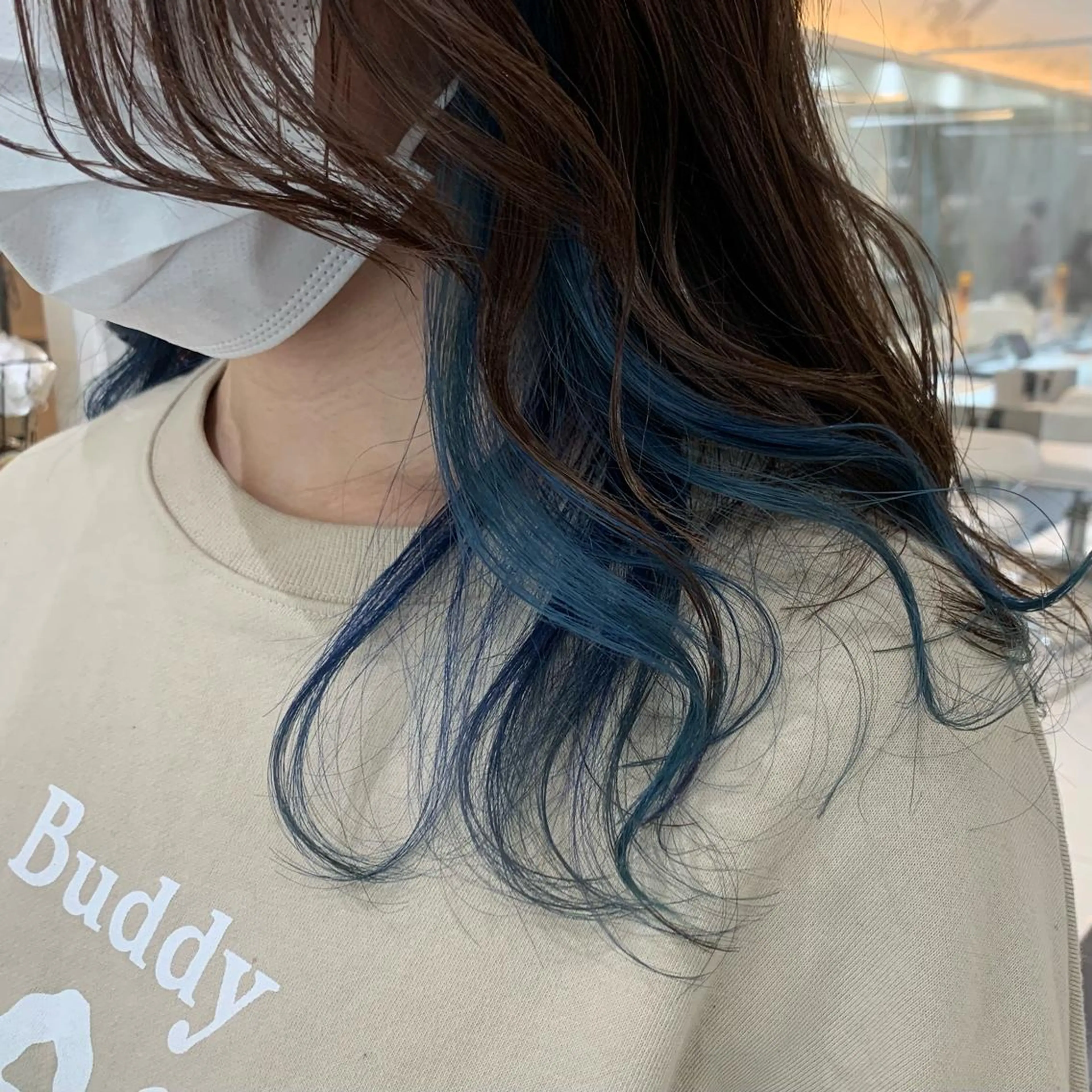 ミディアム カラー ブリーチ ブルーカラー ネイビーカラー 赤み消しカラー /透明感カラー 上長のヘアスタイル