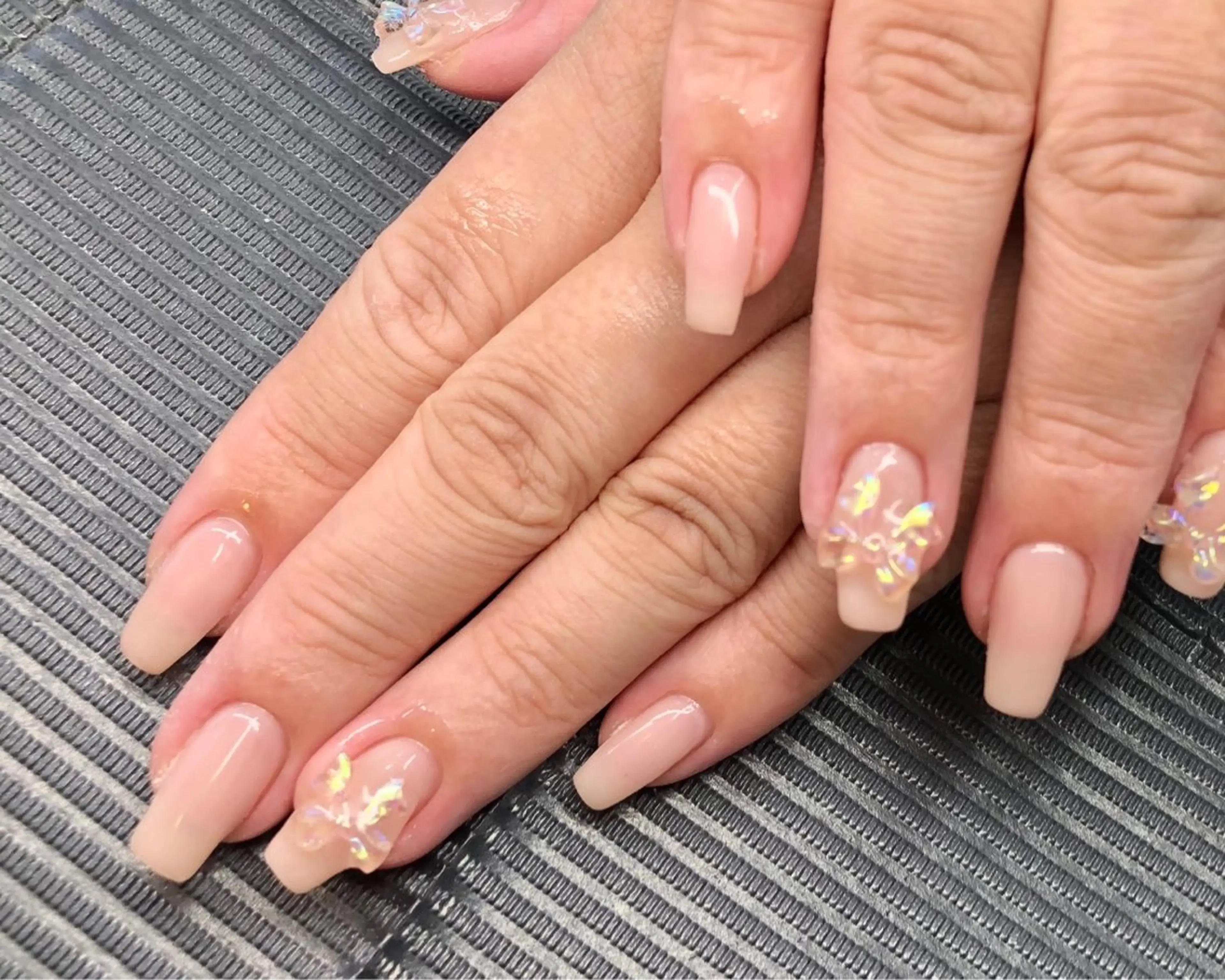 ネイル 長さ出し リボン 心斎橋Salon Epokkuのネイルデザイン