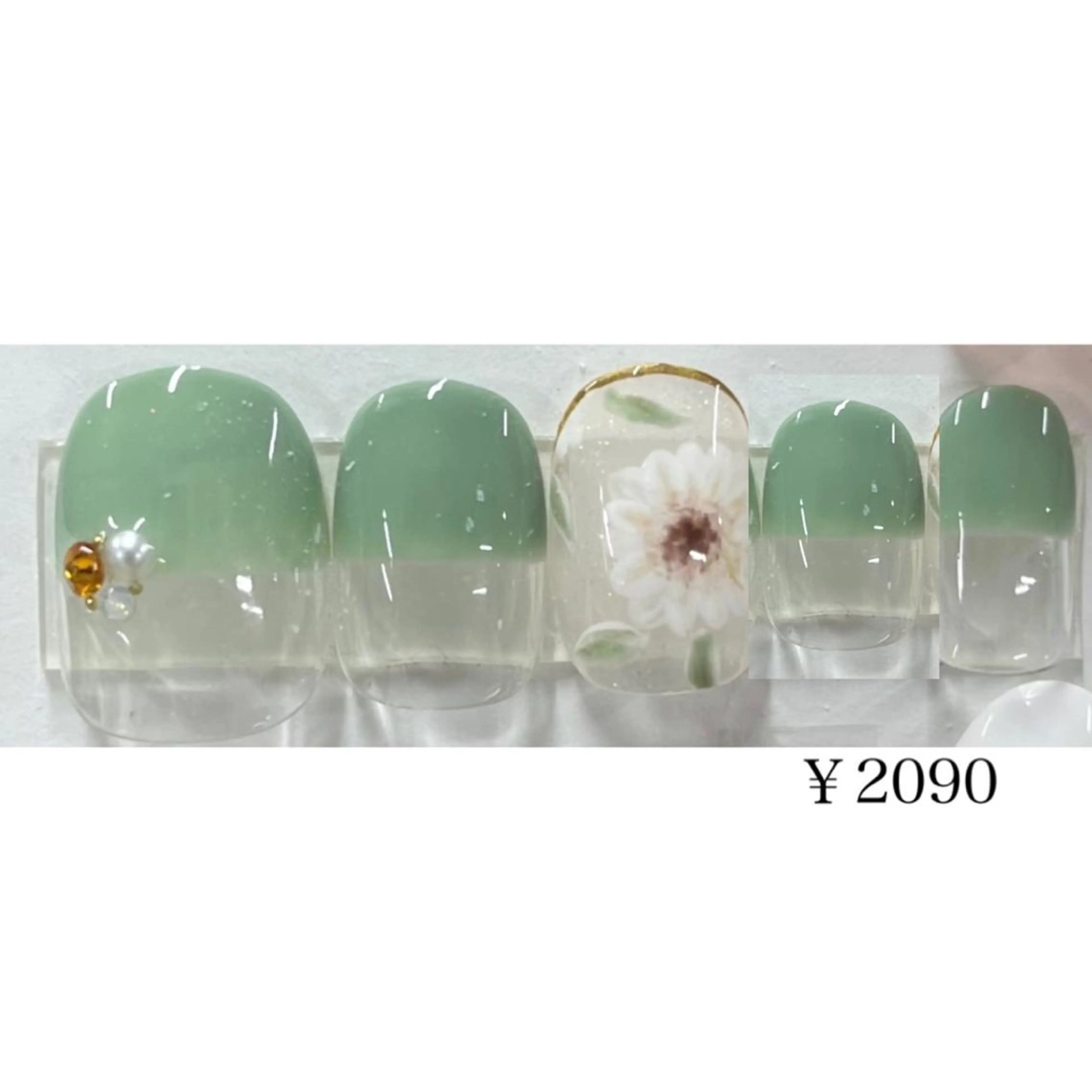 ネイル 株式会社JUEGO .○°のネイルデザイン