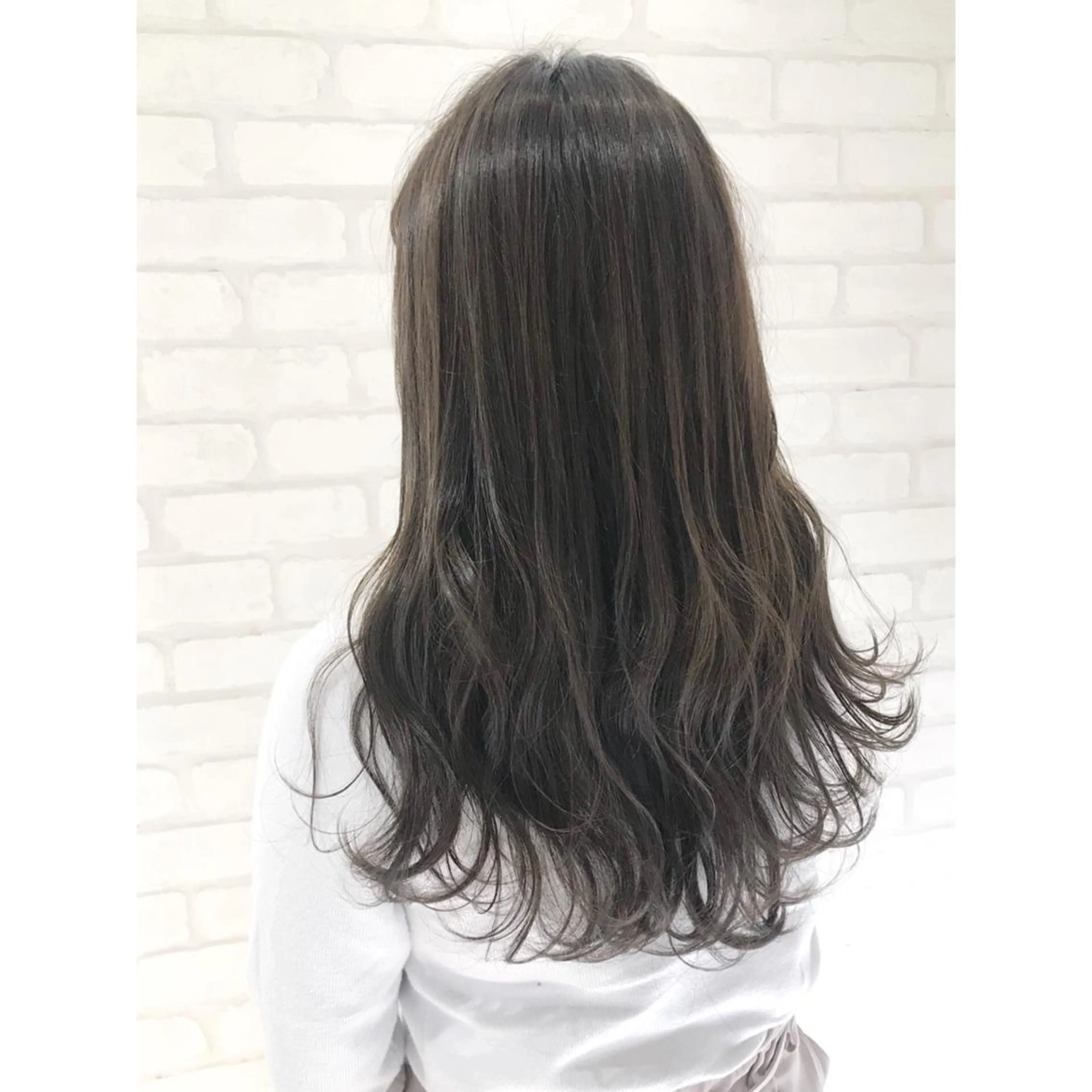 ロング カラー イルミナカラー カット ヘアカラー 高木 麻知子のヘアスタイル