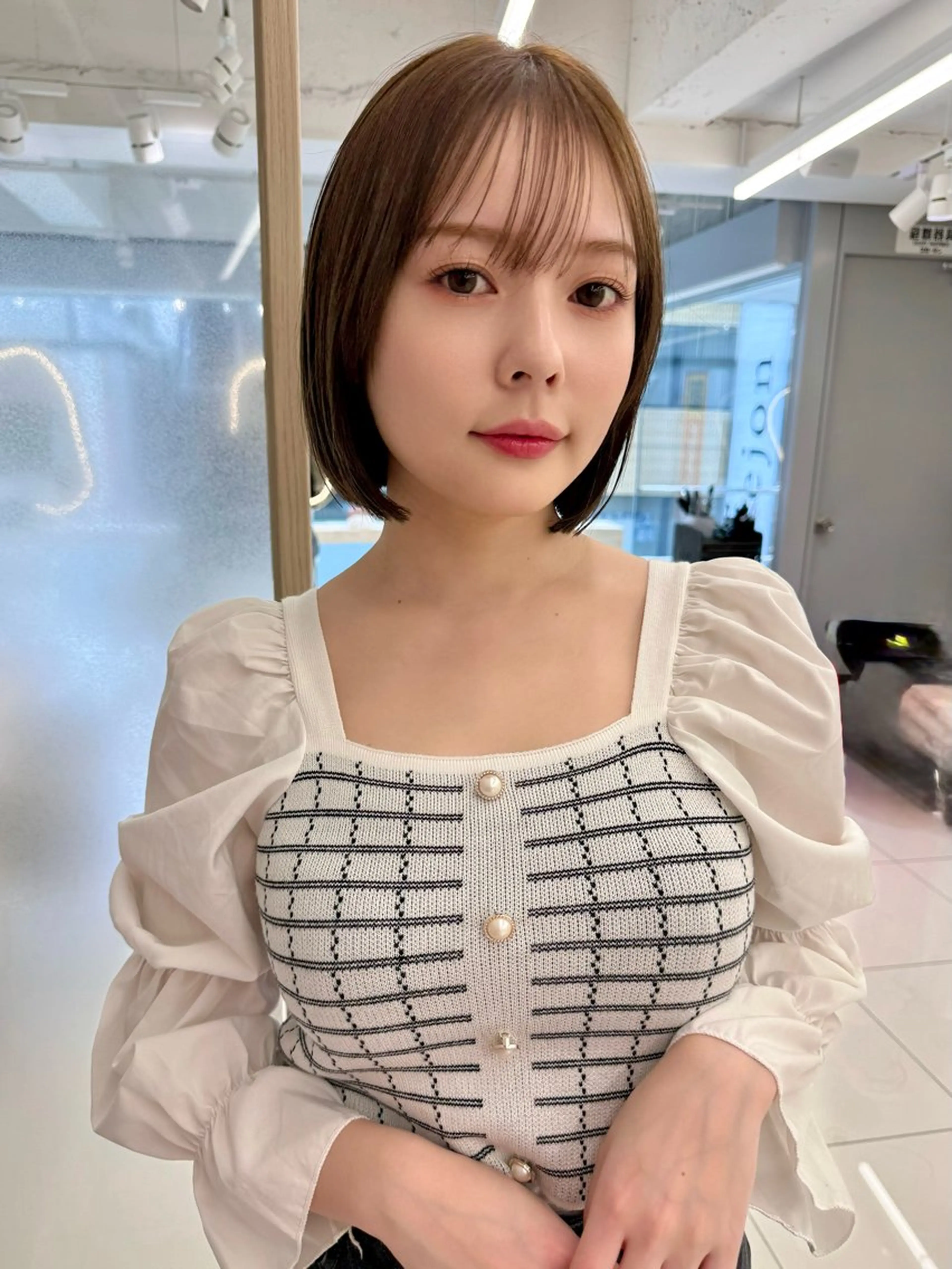 ミディアム 三鷹で1番ショート ボブをカットする新谷のヘアスタイル