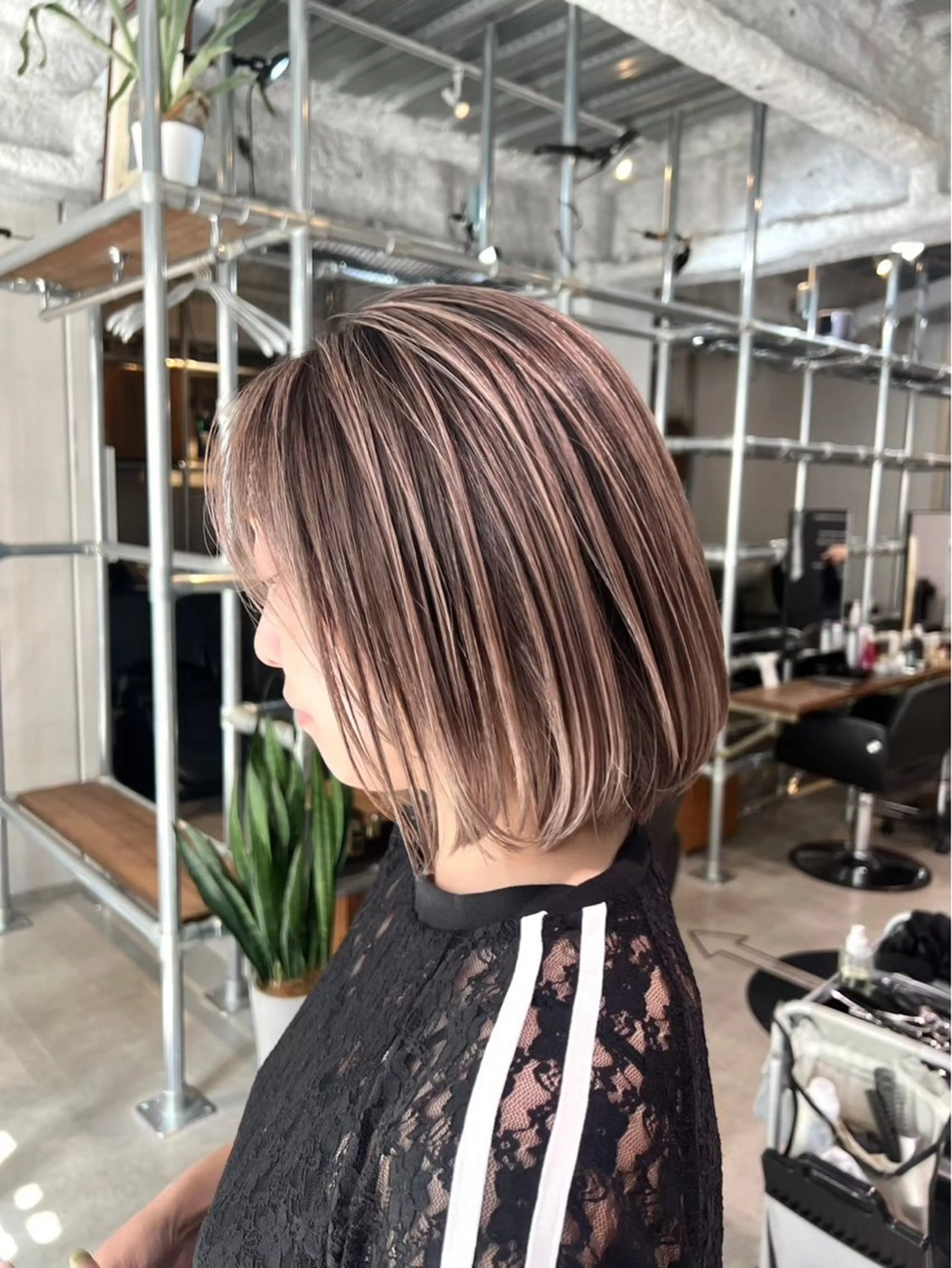 ショート カラー 透明感カラー/レイヤ ーhinata.のヘアスタイル