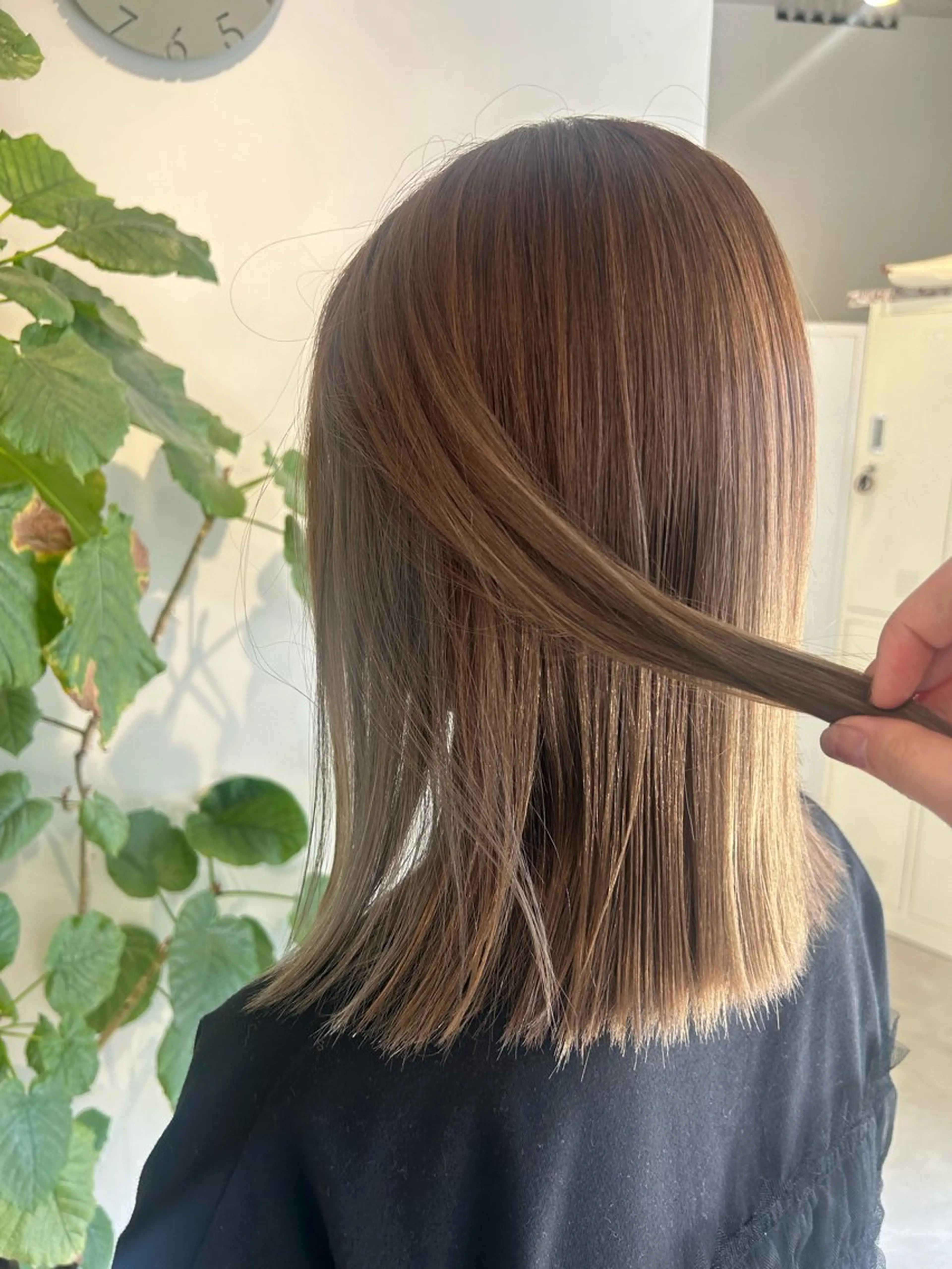 ミディアム 園田 朱理のヘアスタイル