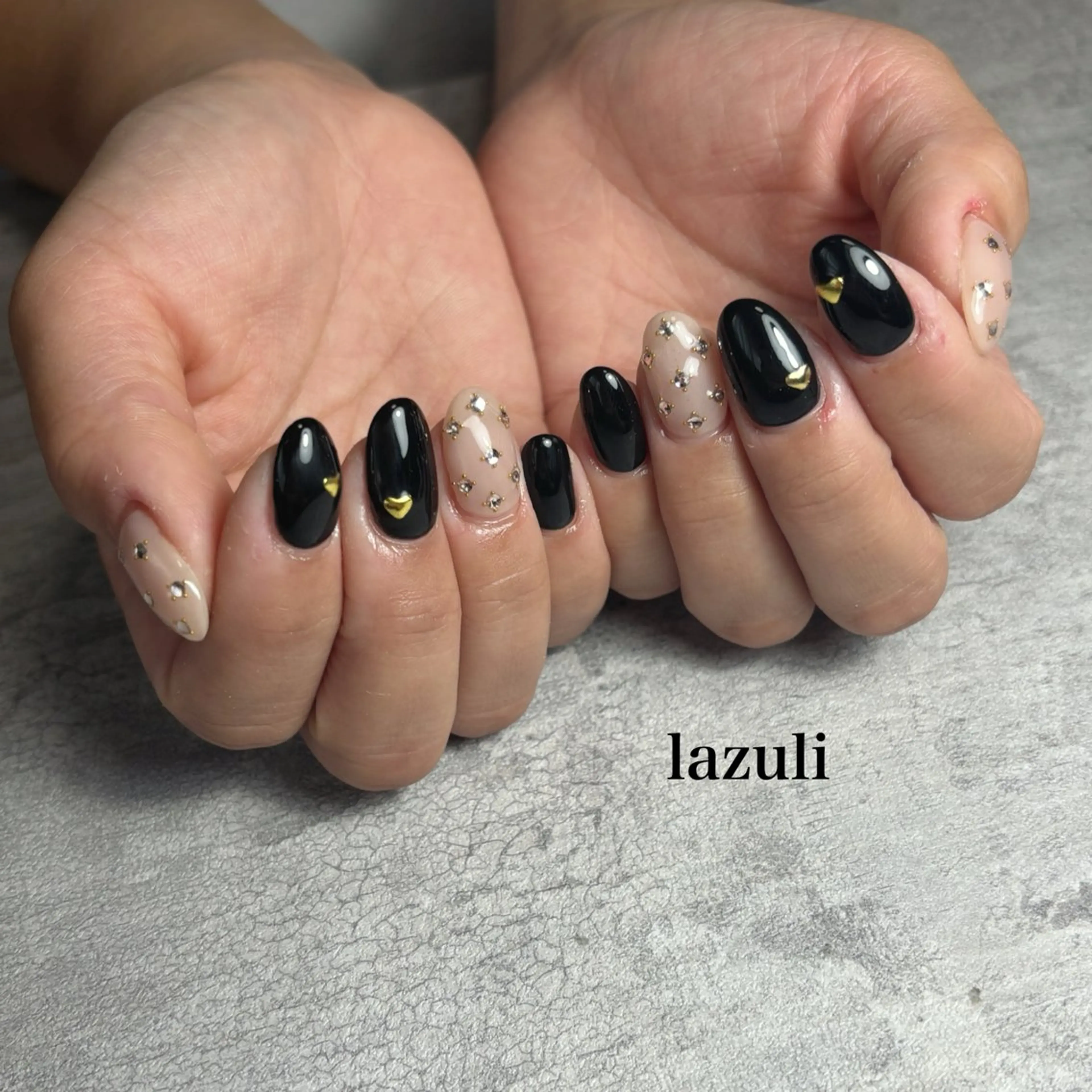 ショート ハンドネイル Lazuli 💎のネイルデザイン