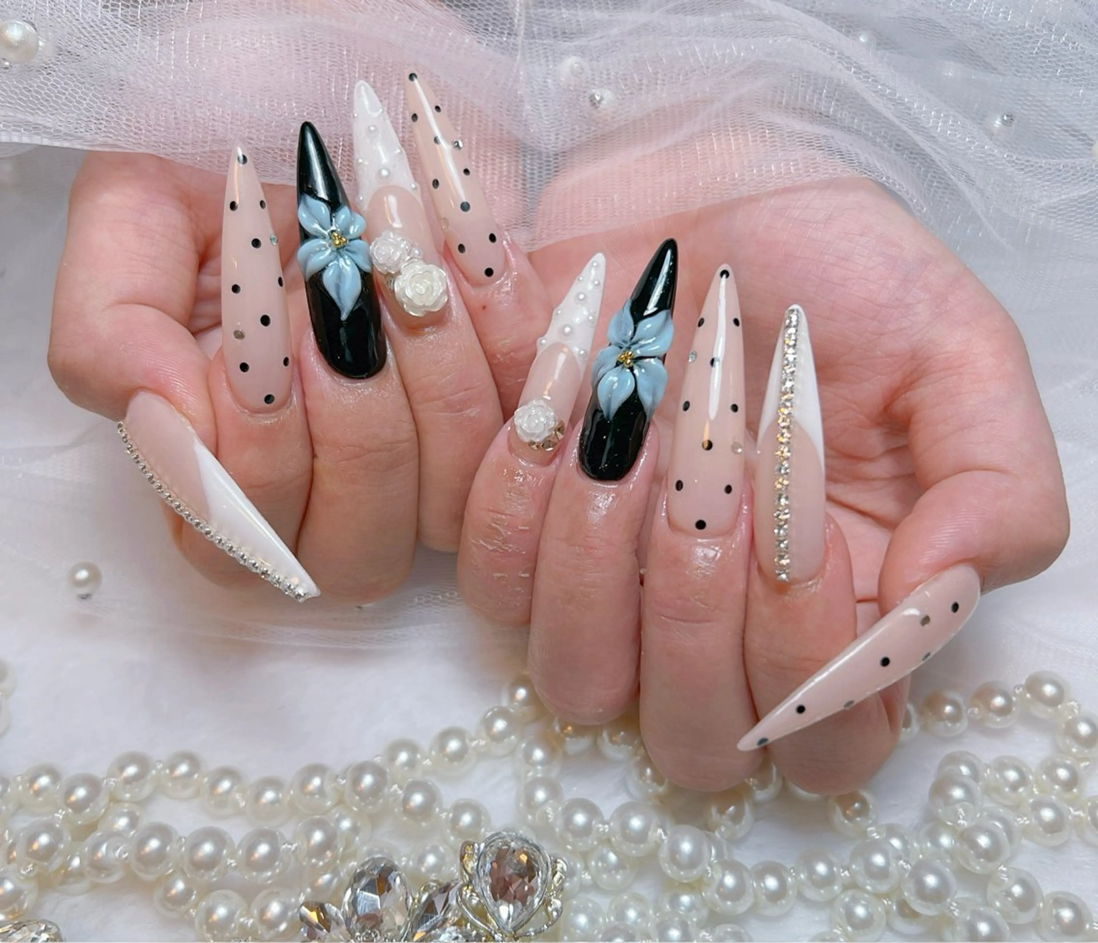 ネイル アートネイル オーロラネイル チークネイル 長さ出し フットネイル Miya _nailのネイルデザイン