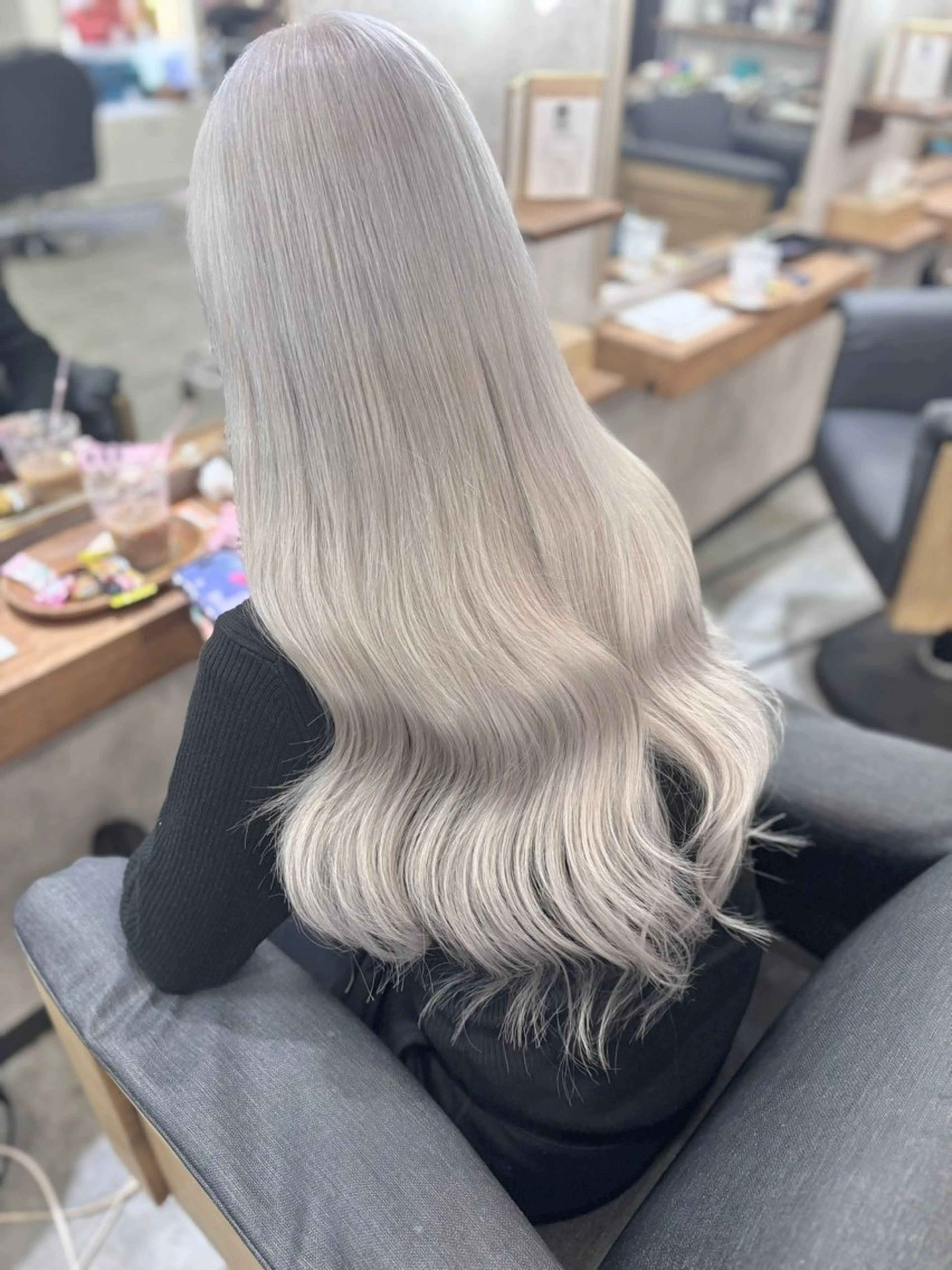 ロング カラー ブリーチ カット ヘアカラー トリートメント エクステ 🦋 SHION 🦋のヘアスタイル