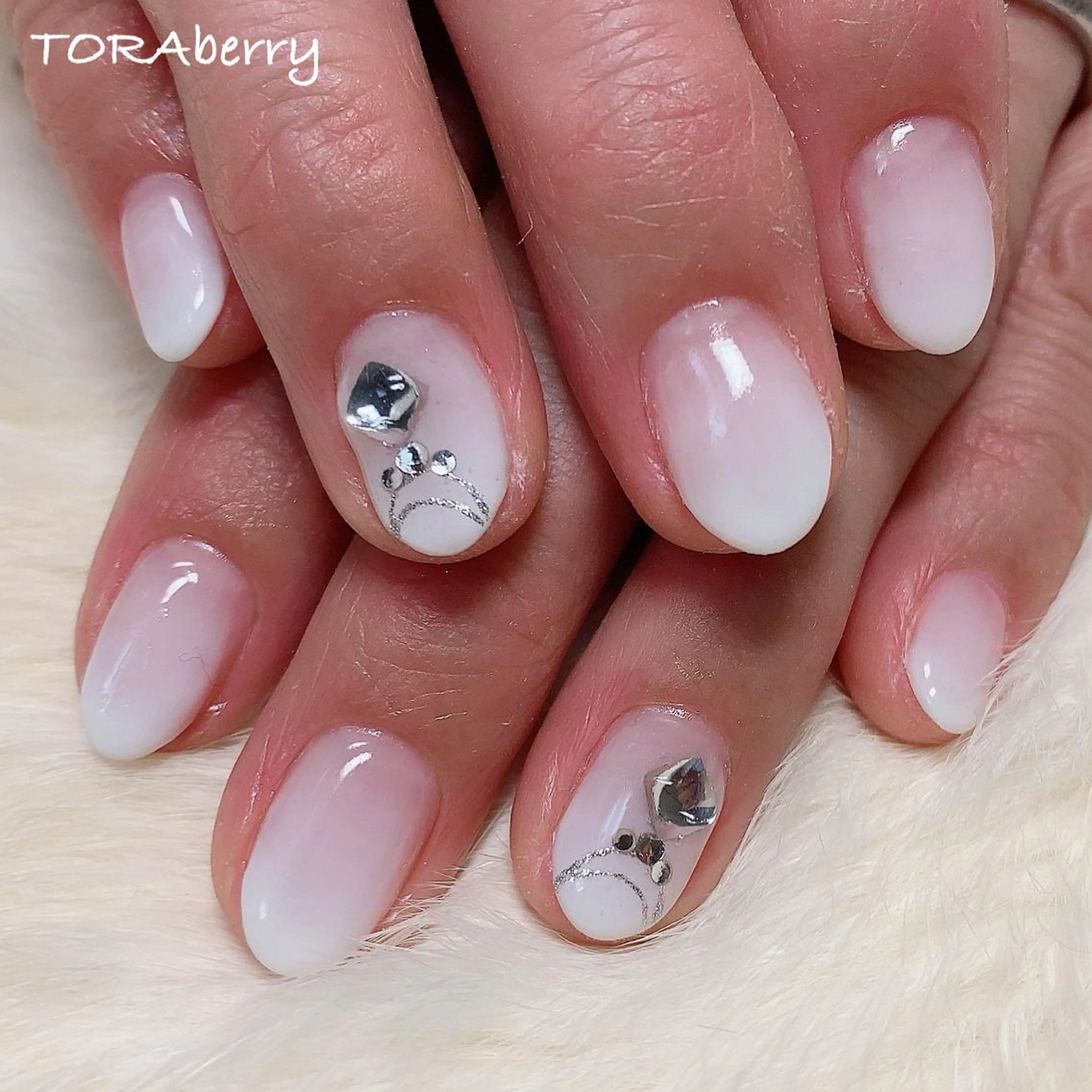 ネイル ハンドネイル ネイリスト なつみのネイルデザイン