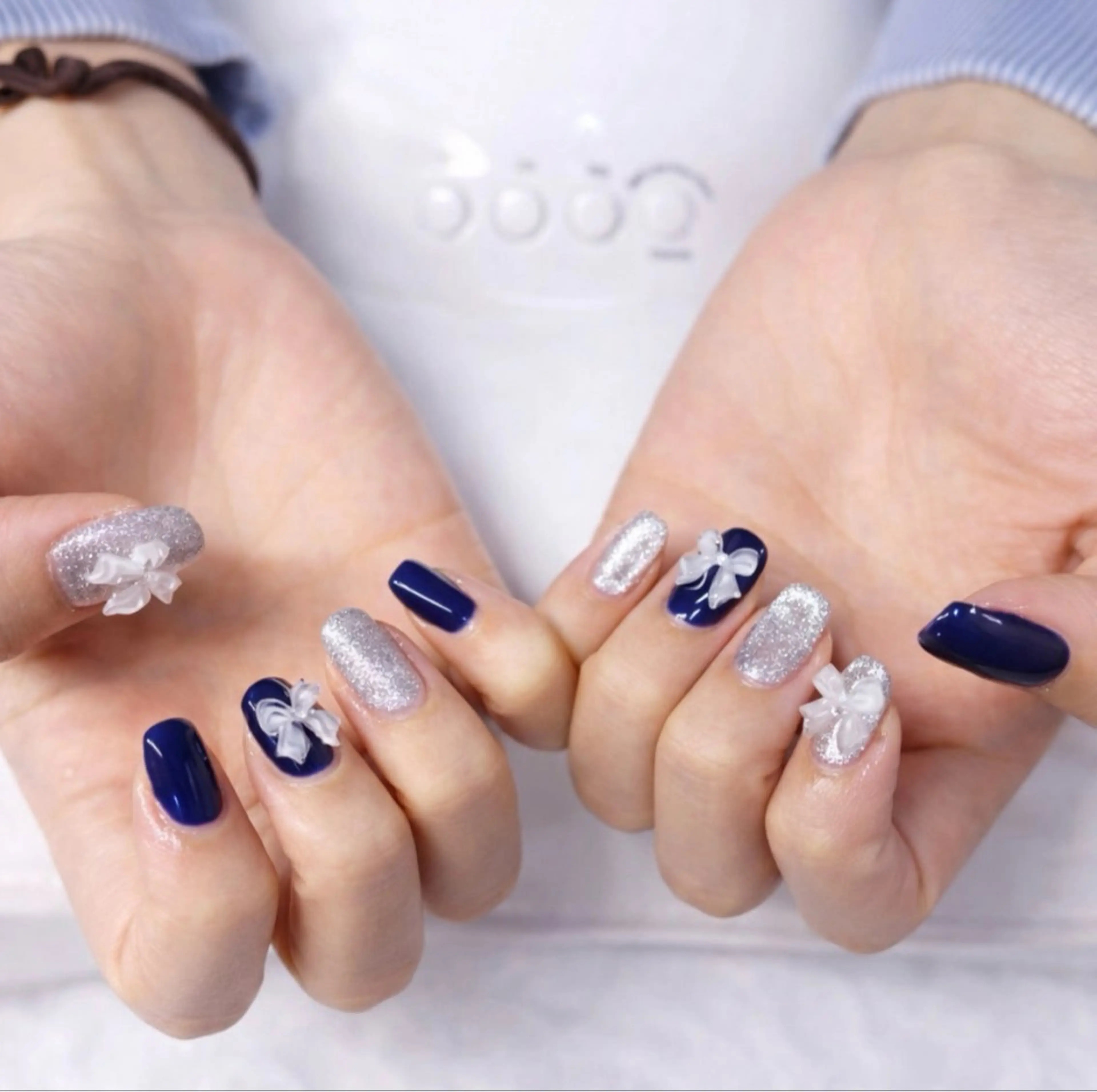 ネイル フラワーネイル ネイビー シルバー ハンドネイル Kii nailのネイルデザイン