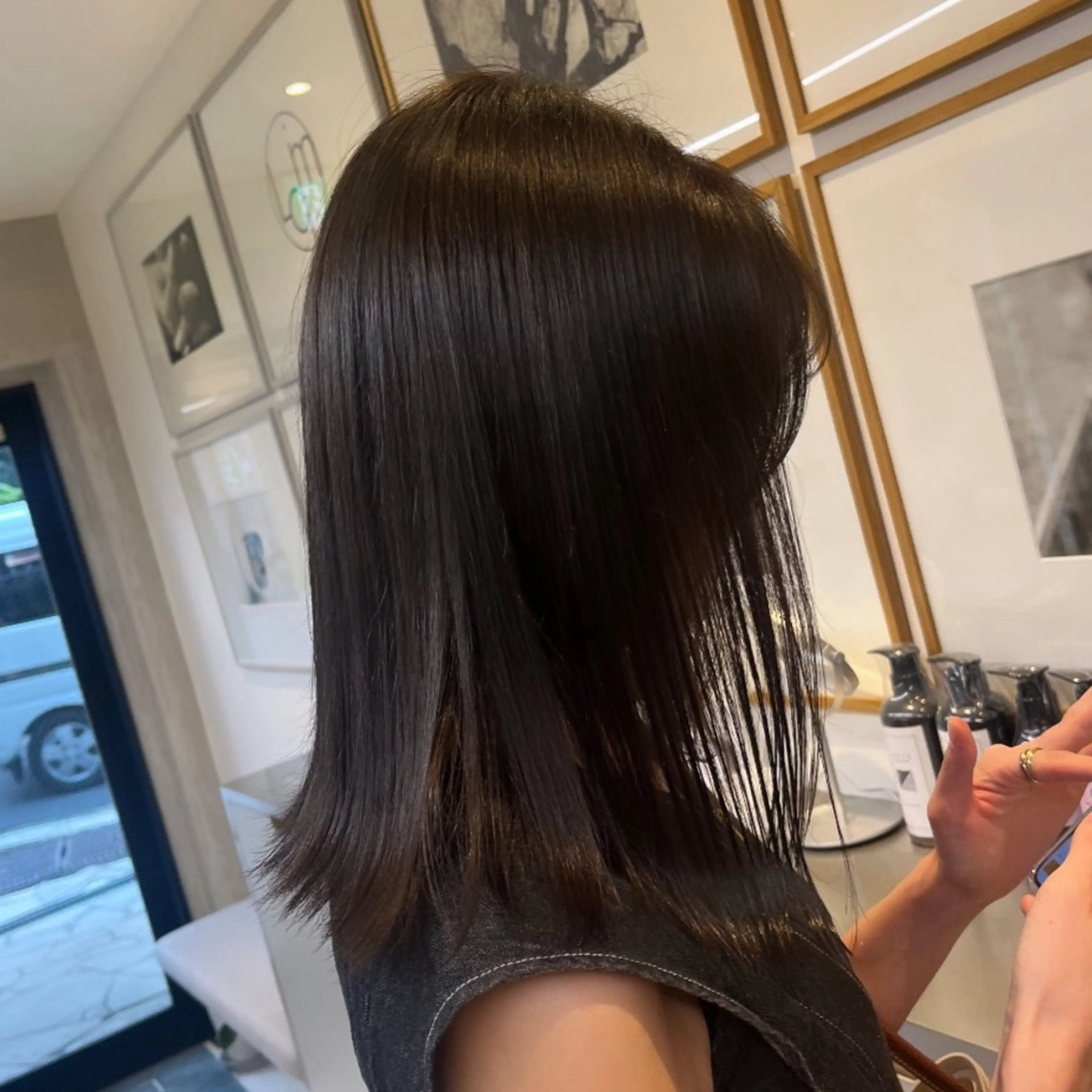 ミディアム カラー ブラウンカラー 透明感カラー ココアブラウン ココアグレージュ グレージュ カット ヘアカラー トリートメント ヘッドスパ ヘアセット カジュアルを女っぽく 𝗮𝘆𝗮𝗰𝗼のヘアスタイル