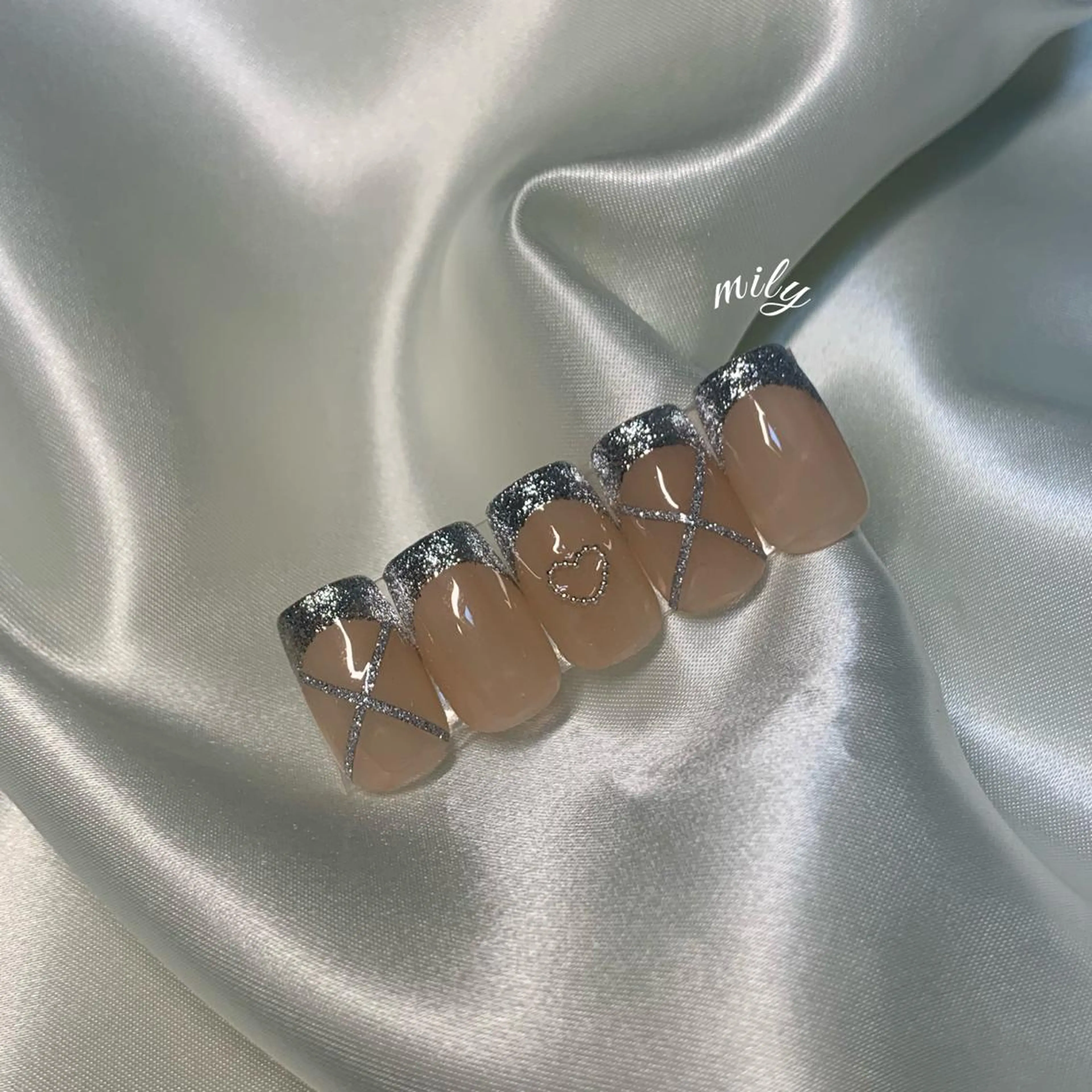 ネイル mily_harajuku所属・韓国ネイル☁️ haruna🌛のネイルデザイン