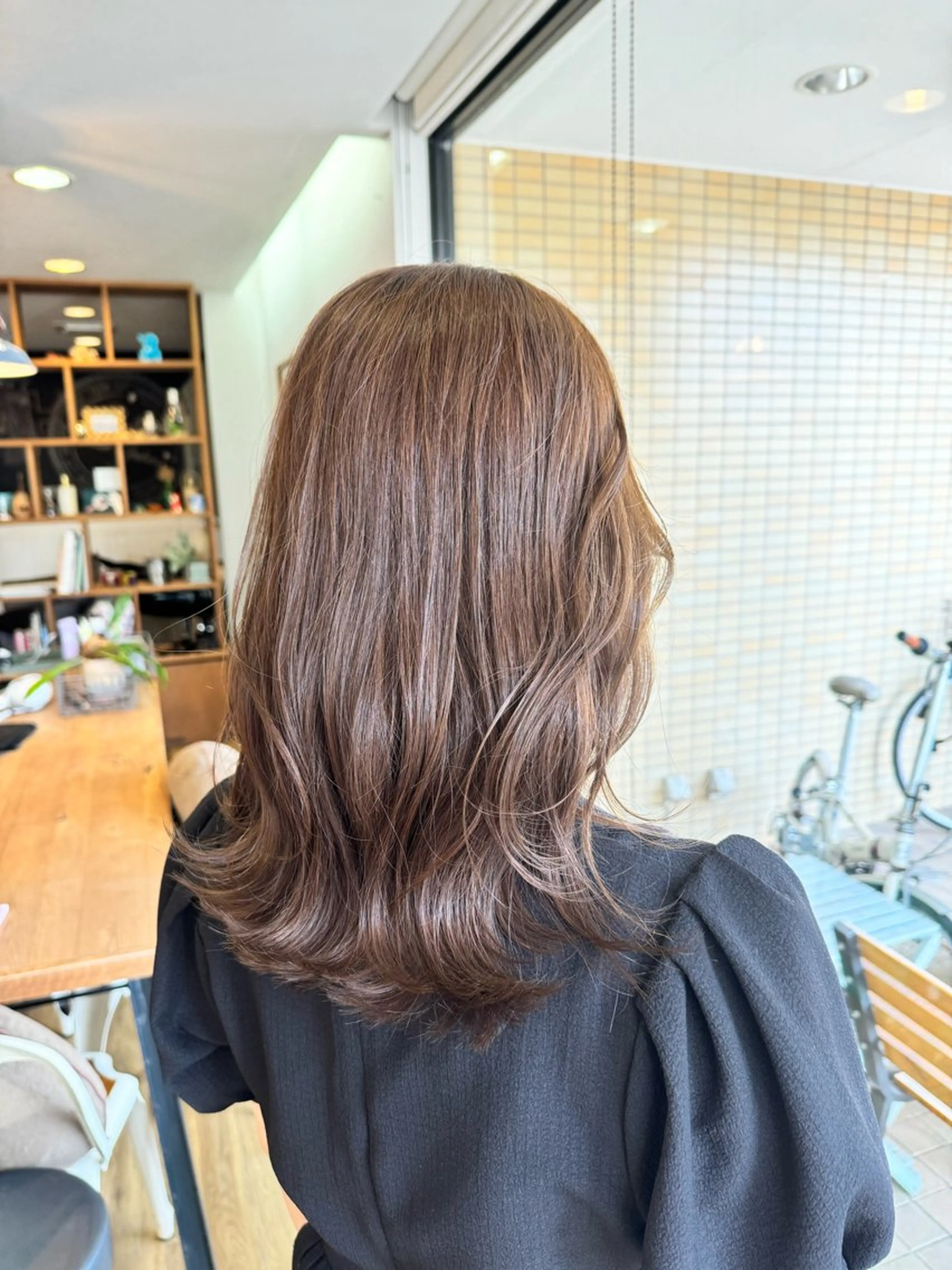 ロング カラー ベージュカラー ツキダテ ユイのヘアスタイル