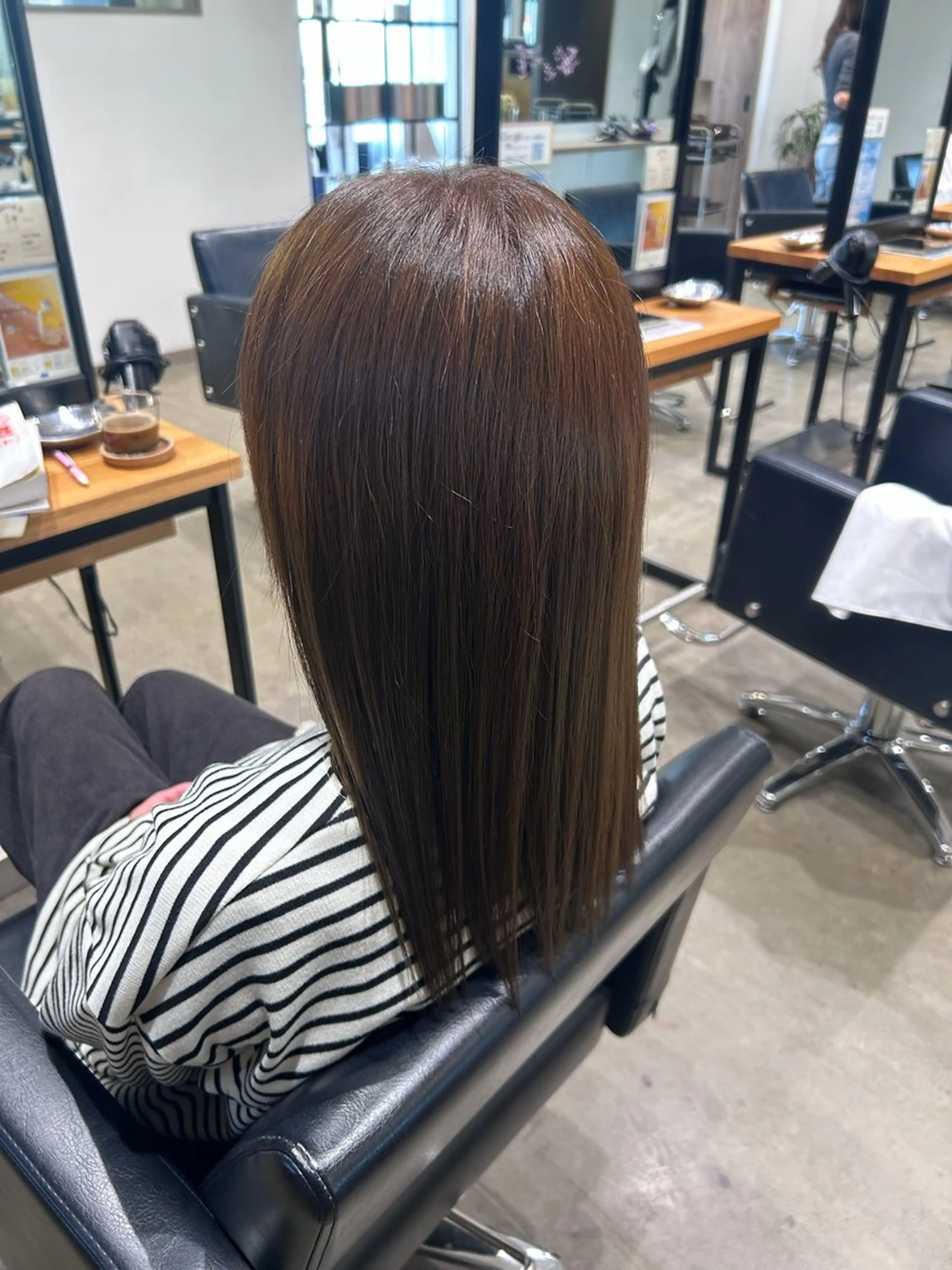 セミロング カラー ブラウンカラー オリーブブラウン オリーブカラー ヘアカラー くろだ かなのヘアスタイル
