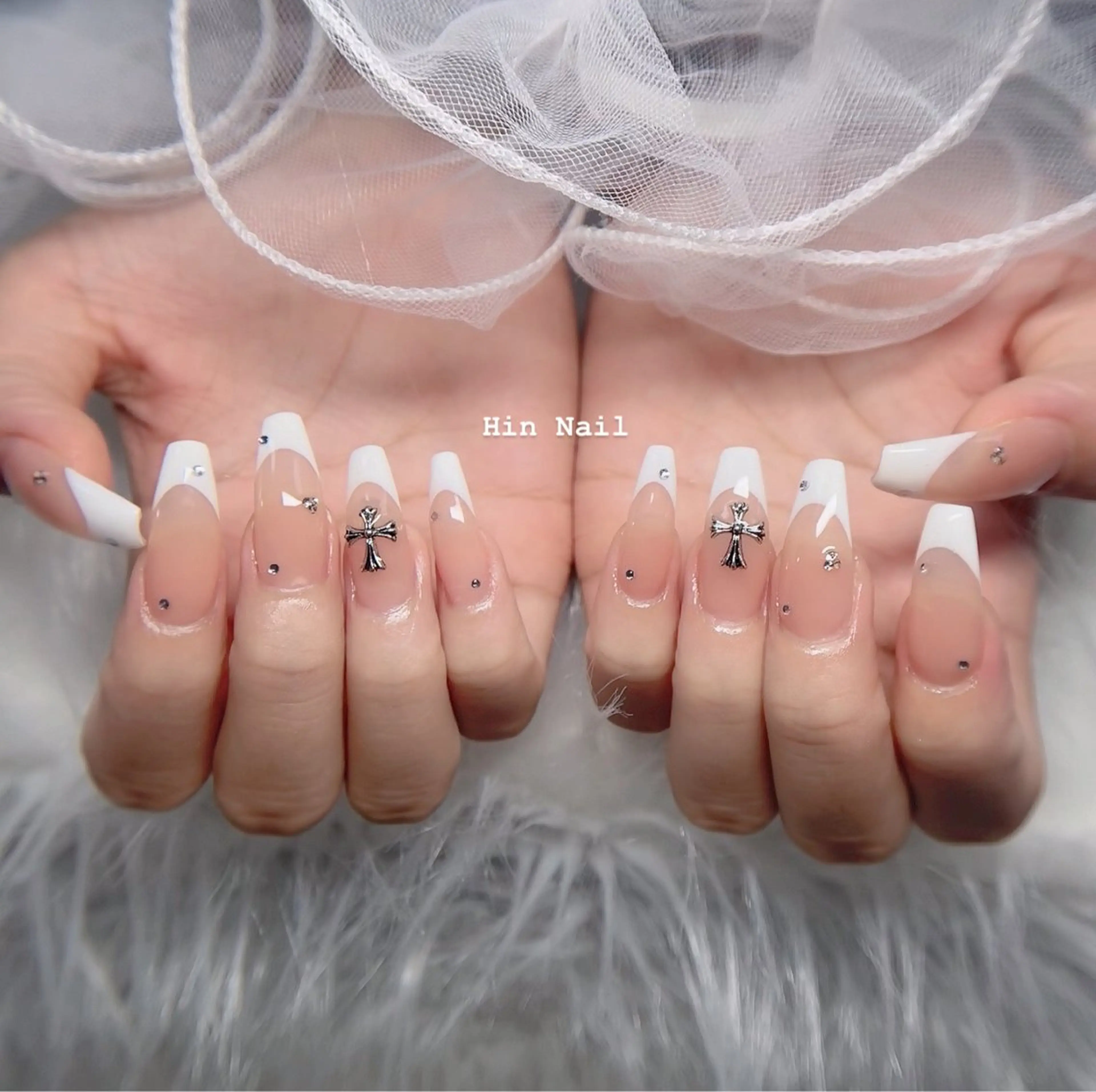 ネイル ハンドネイル Hin Nailsのネイルデザイン