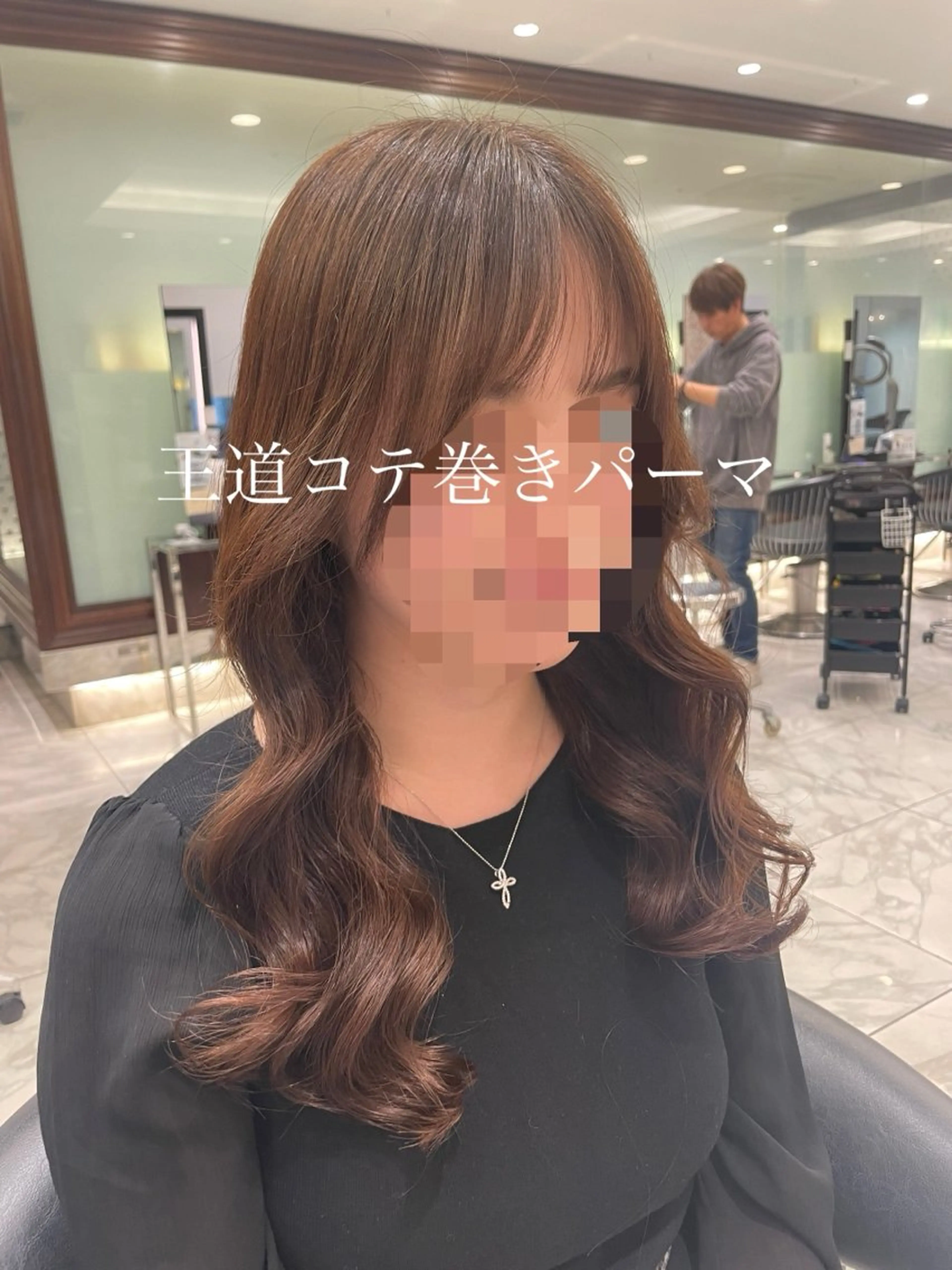 ロング カラー パーマ ベージュカラー 透明感カラー グレージュ オリーブグレージュ オリーブグレー カット ヘアカラー パーマ コテ巻きパーマ 藤野佑成のヘアスタイル