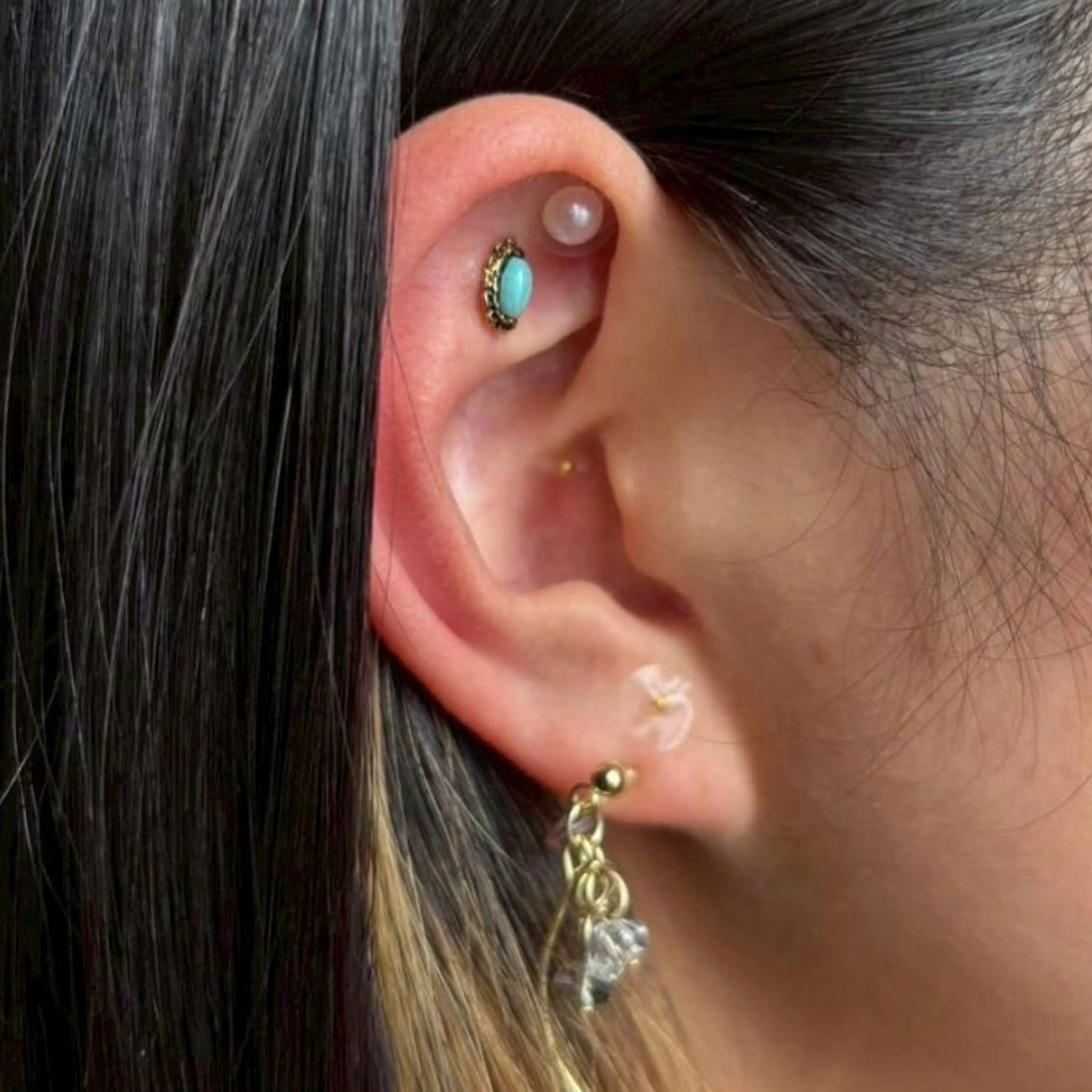 耳つぼジュエリー枠予約のみの写真