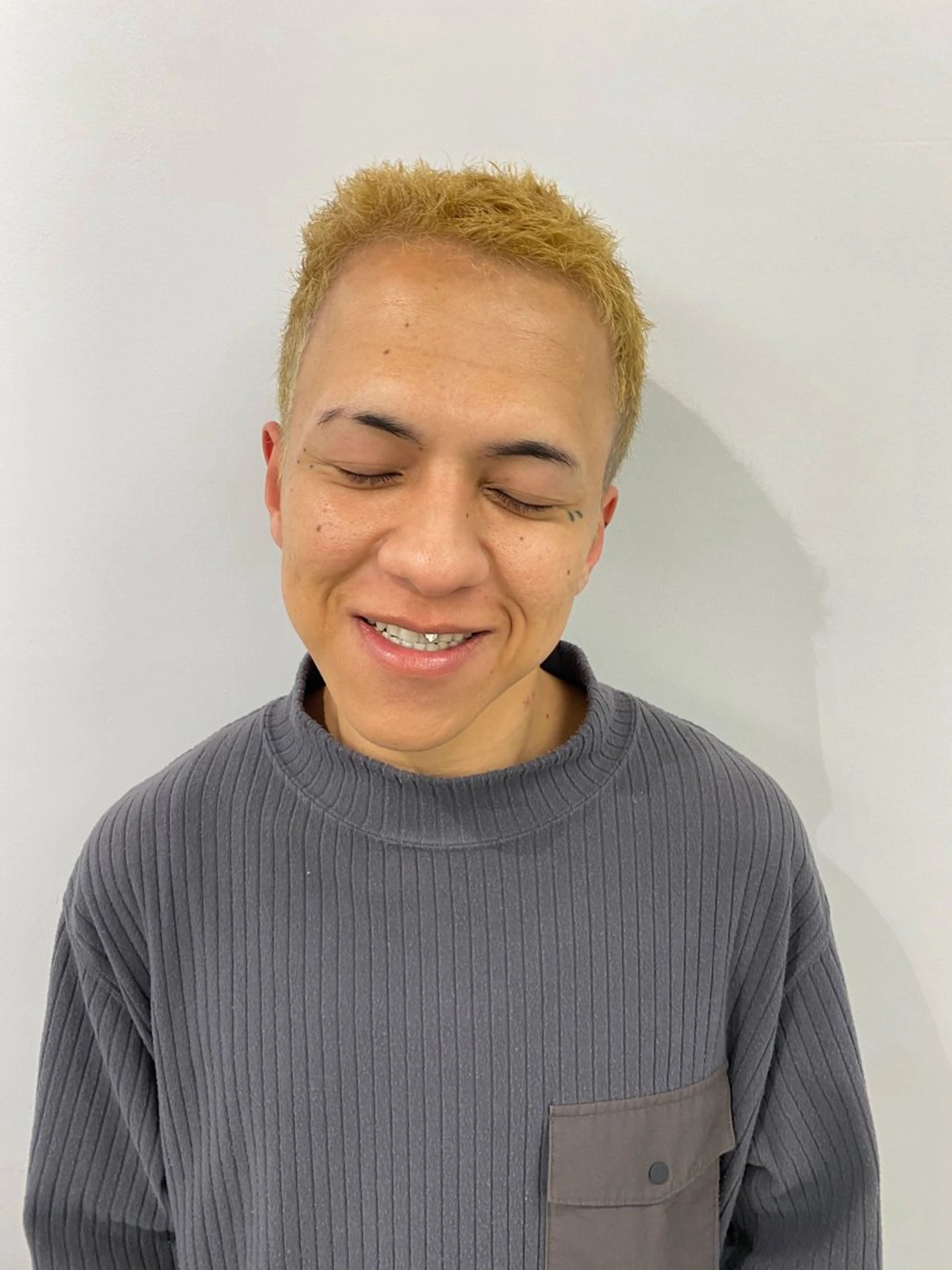 ショート カラー ヘアアレンジ メンズ 抜きっぱなしブロンド ブロンド フェードモデル限定 🔥高円寺Maiのヘアスタイル