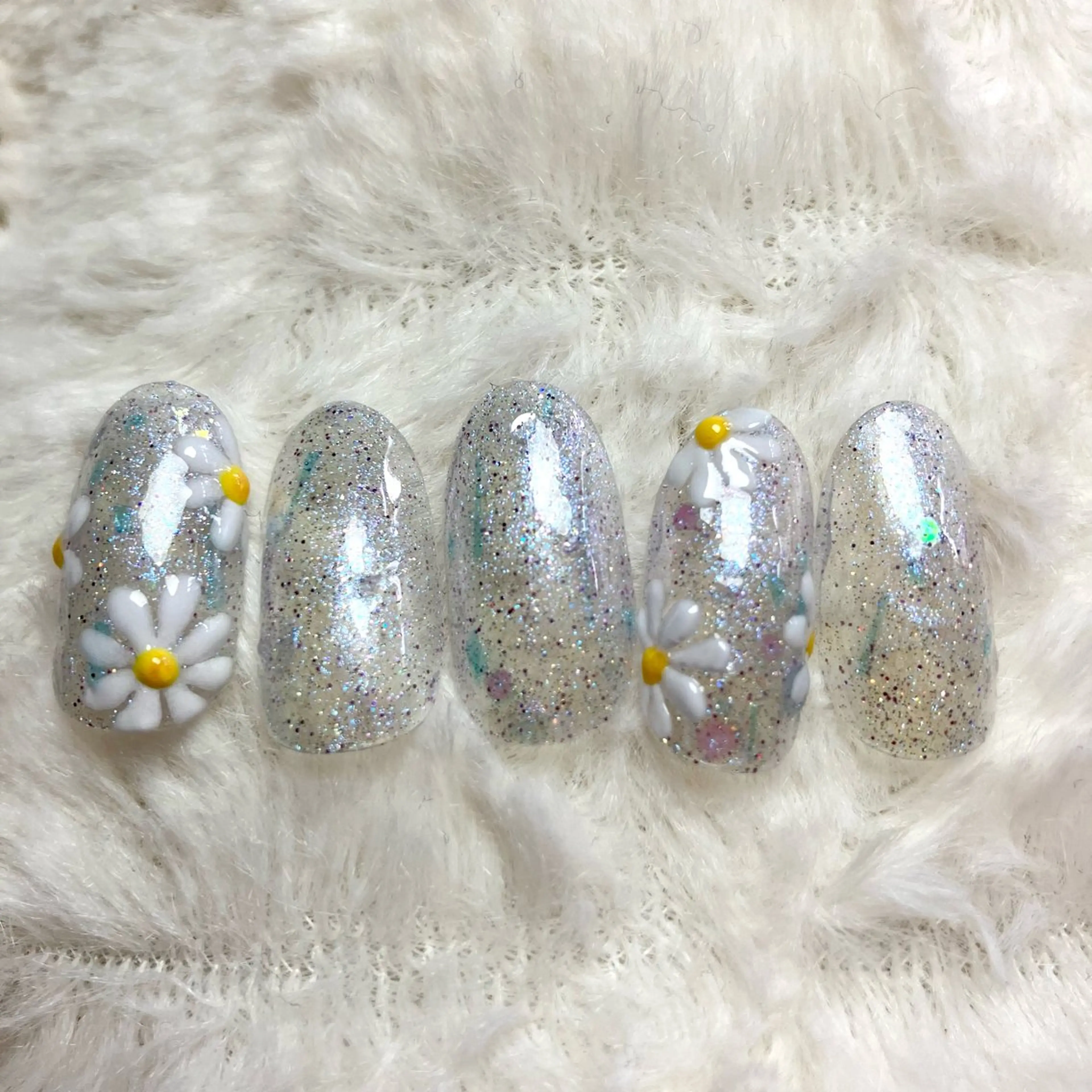 ネイル キラキラネイル ぷっくりネイル 春ネイル ハンドネイル Lelole 🫧マグネット🫧のネイルデザイン