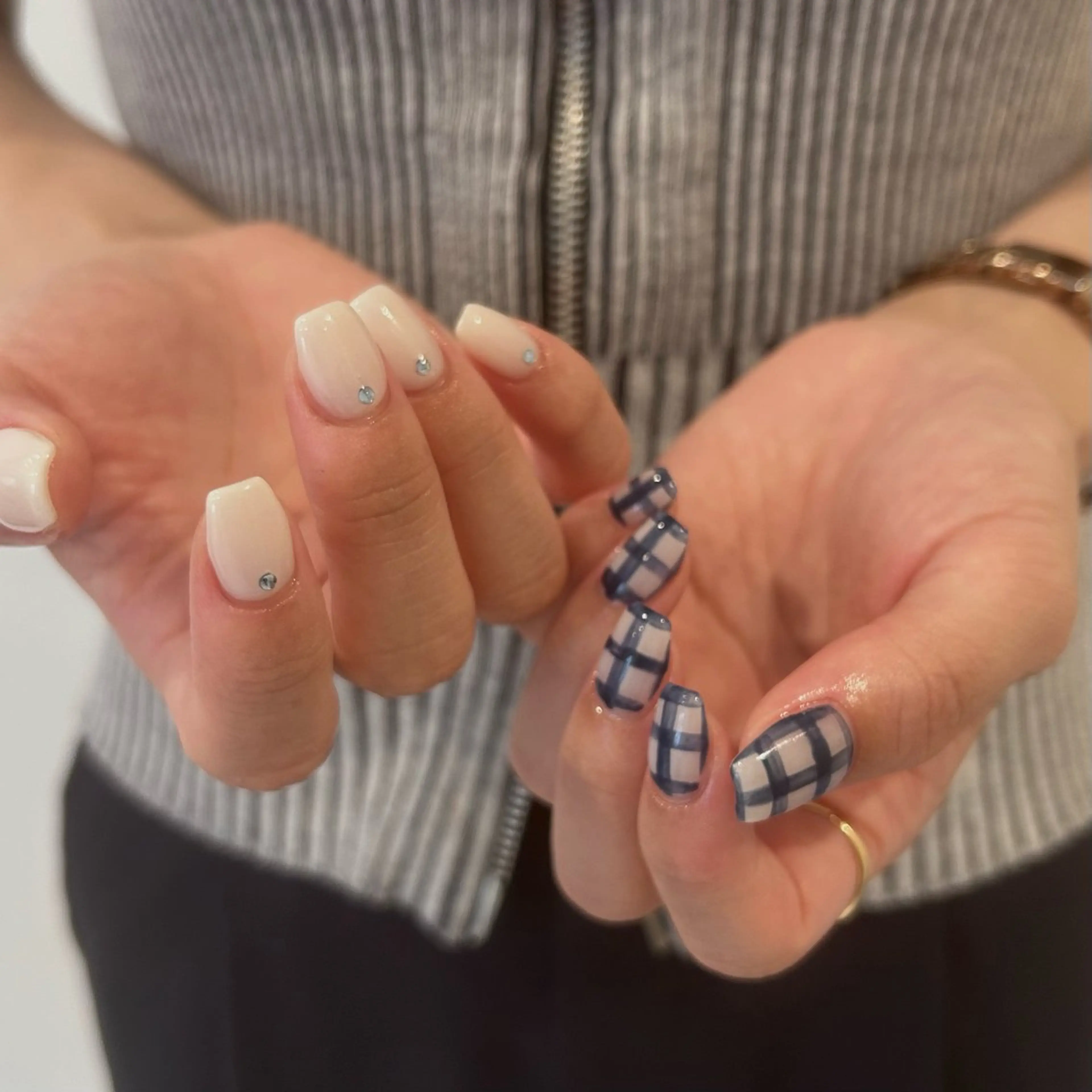 ネイル 持ち込み ストーンネイル nagi .のネイルデザイン