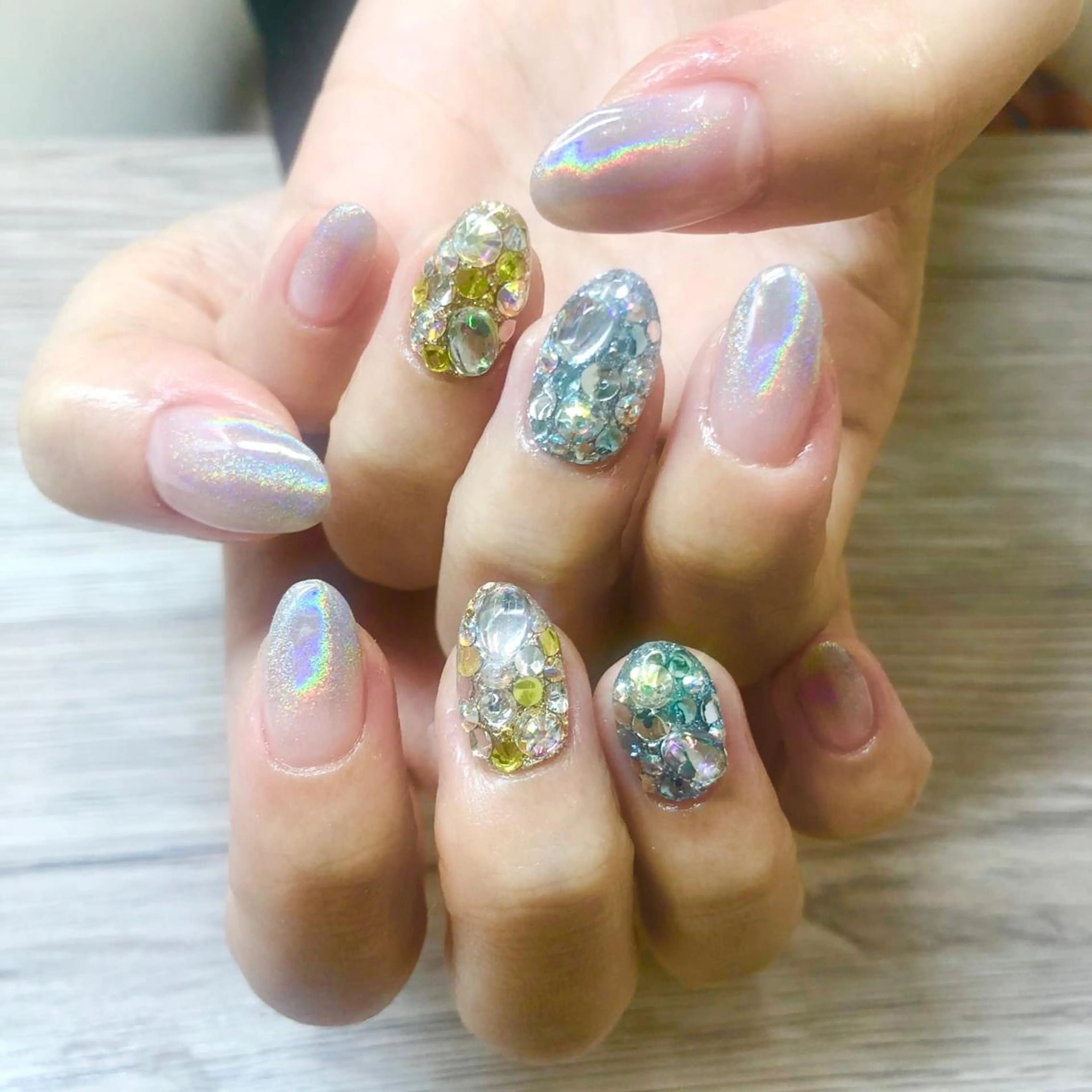 ネイル キラキラネイル 🎀AYAKO 🎀中韓ネイルのネイルデザイン